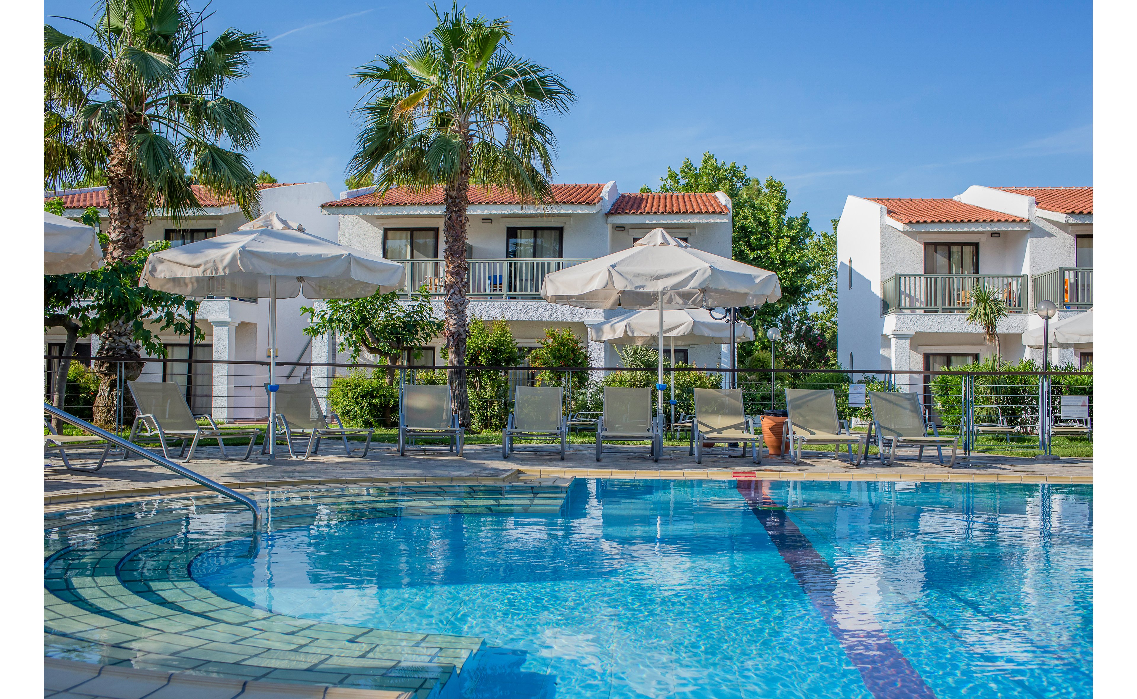 Golden Coast Hotel & Bungalows