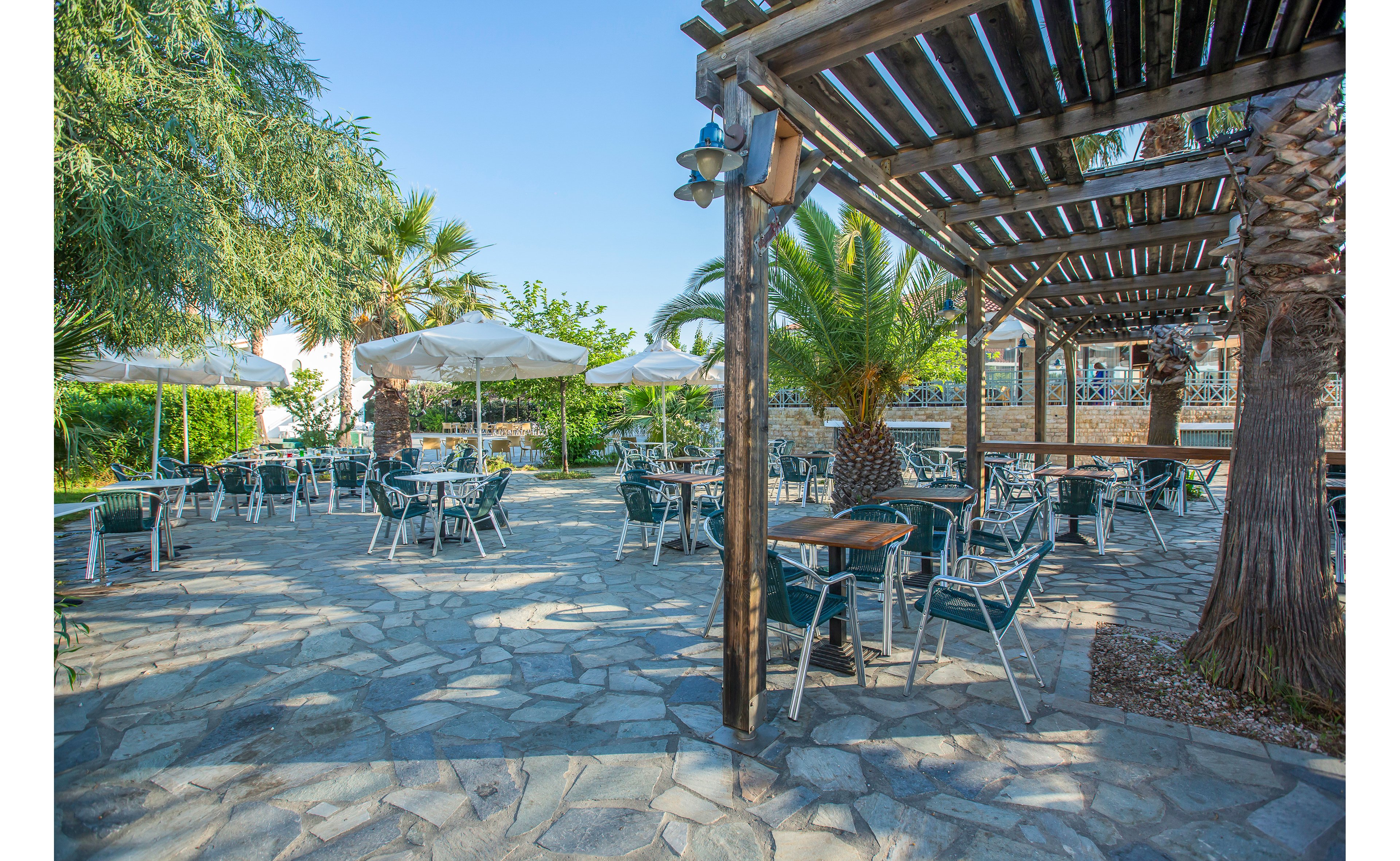 Golden Coast Hotel & Bungalows