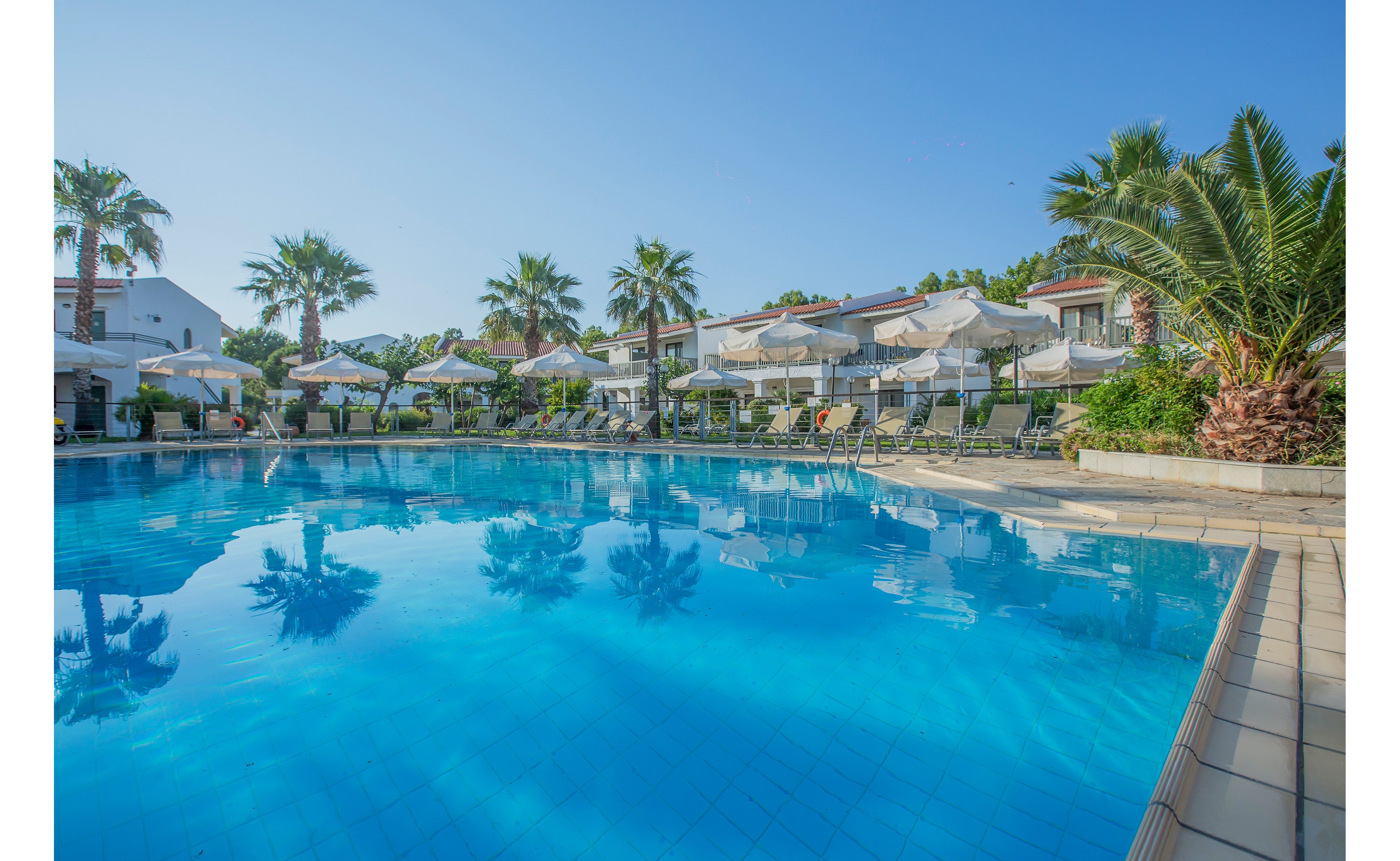 Golden Coast Hotel & Bungalows