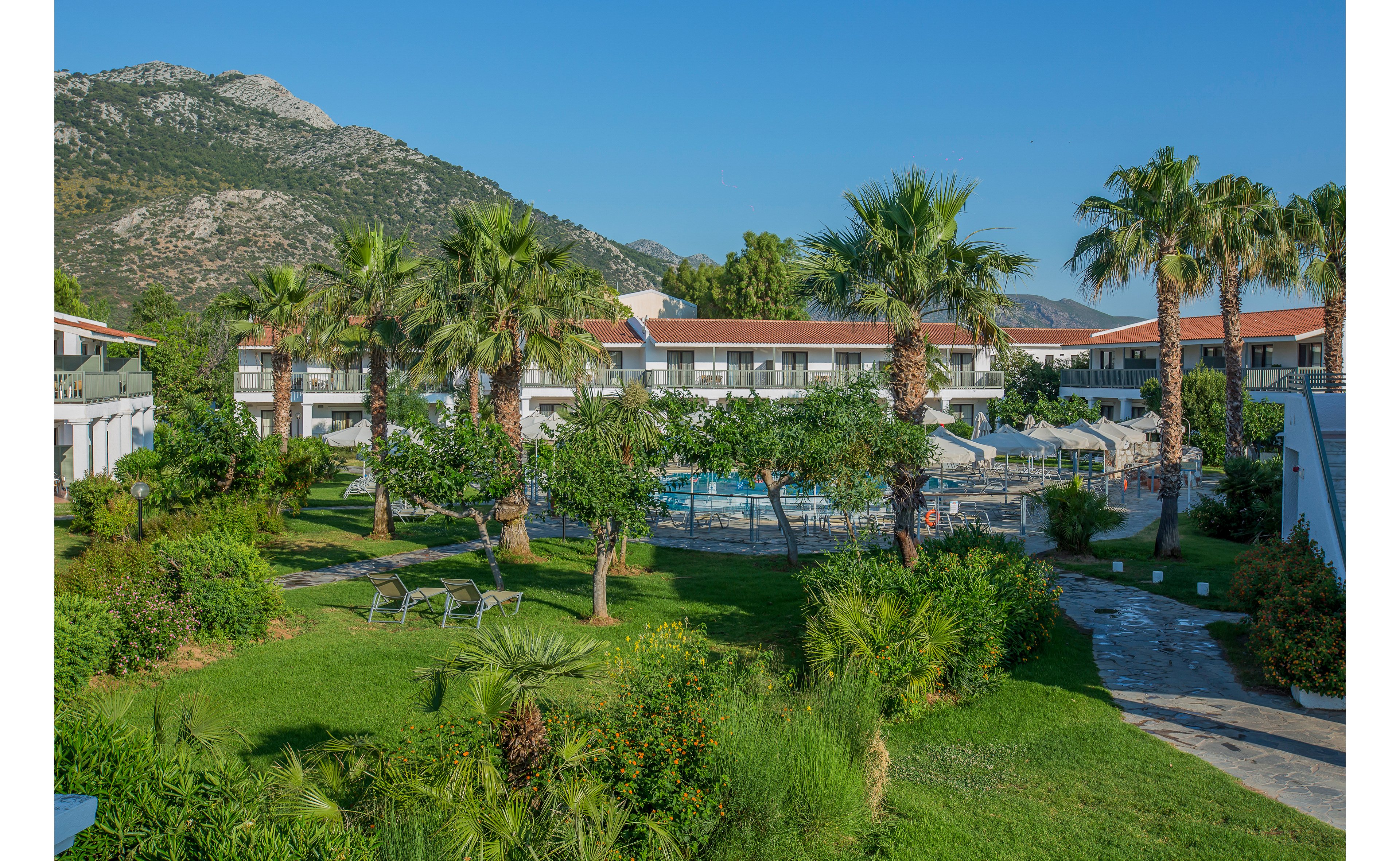 Golden Coast Hotel & Bungalows