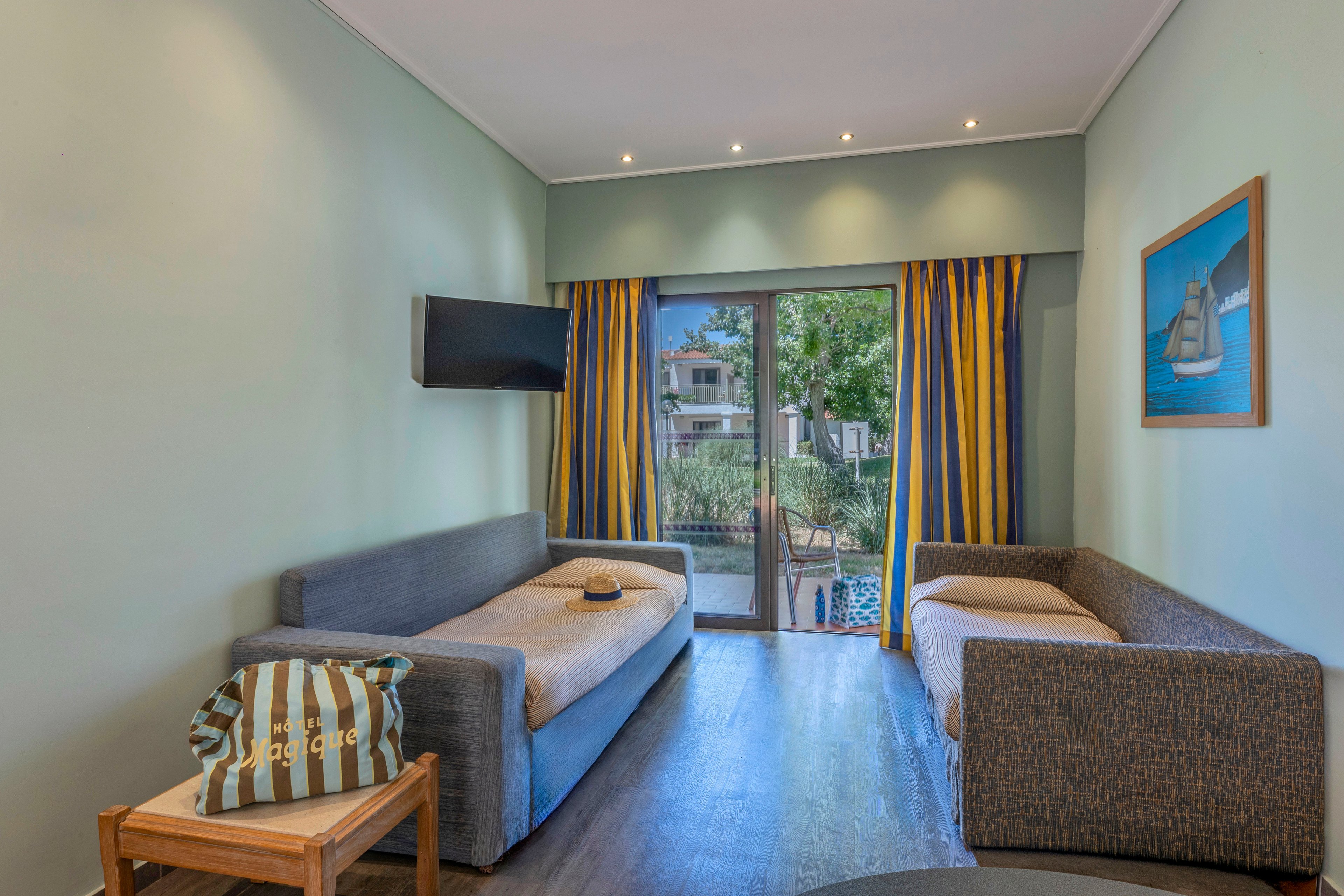 Golden Coast Hotel & Bungalows
