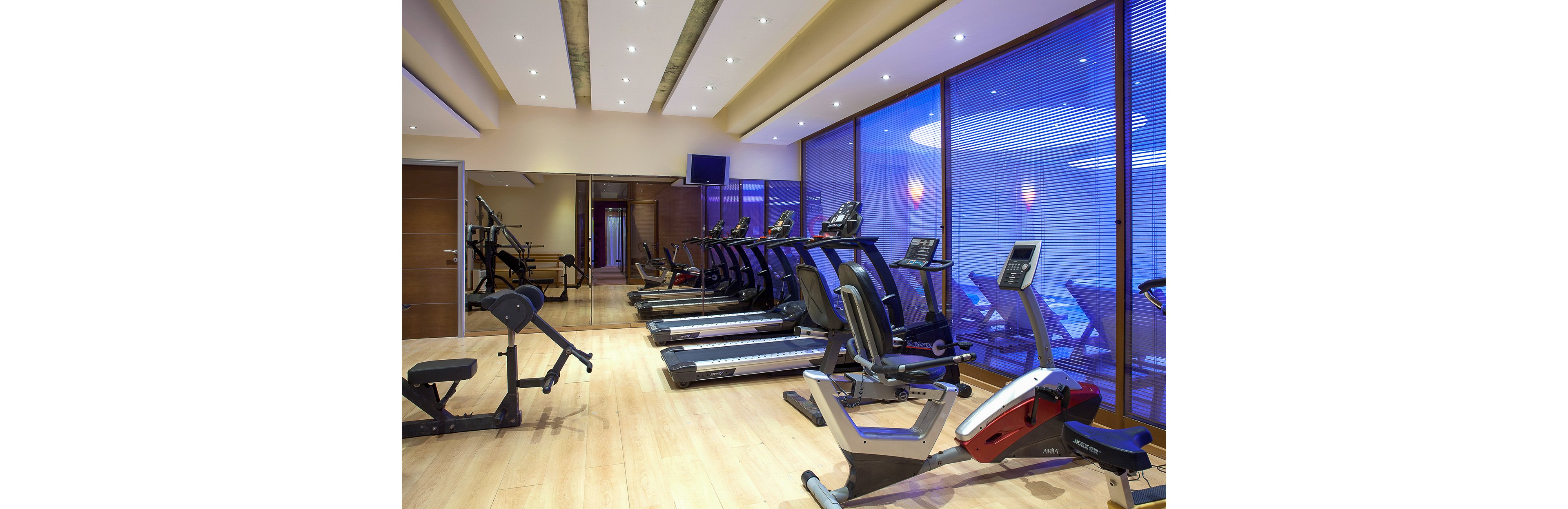 Zeus Essence Ramada Athens