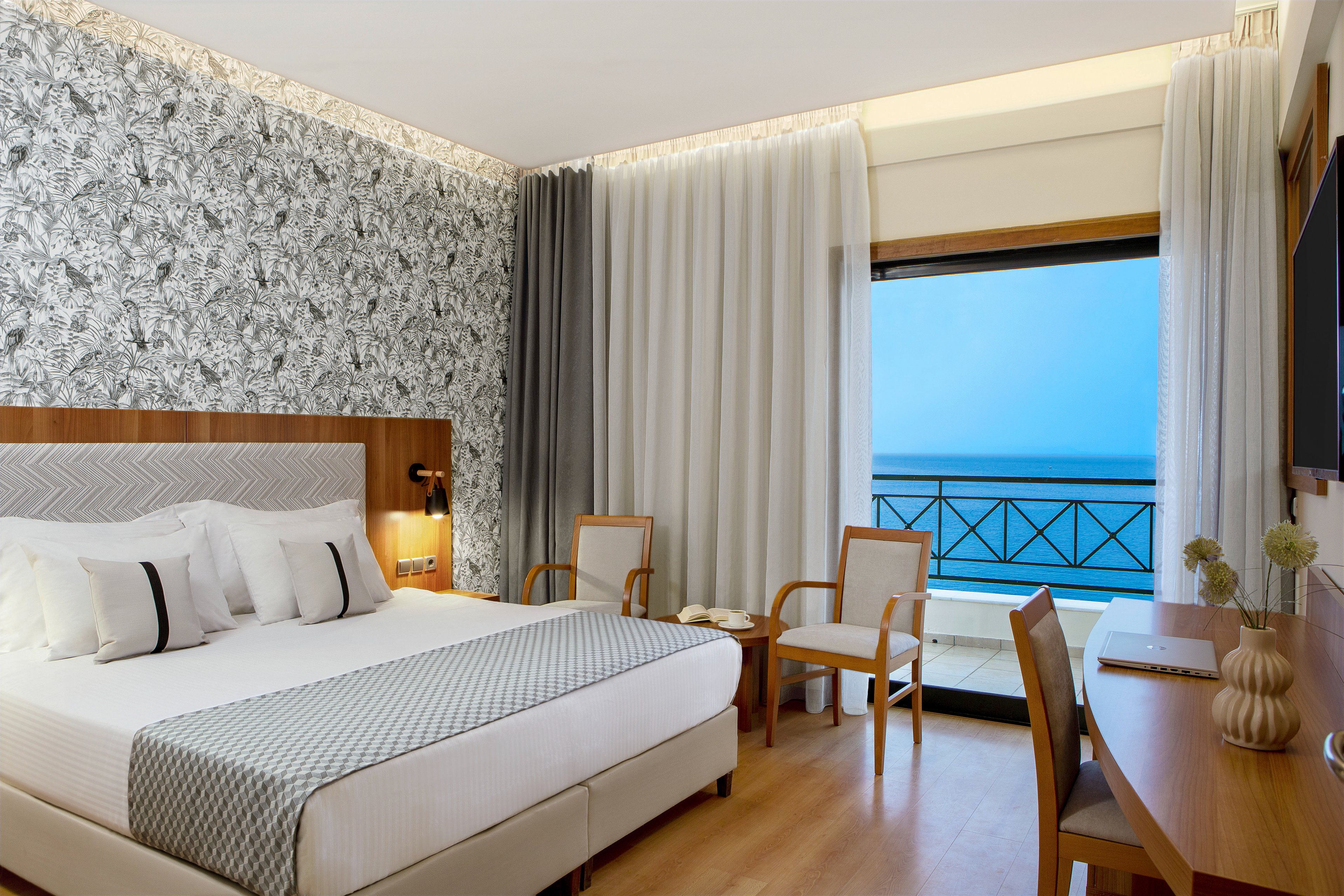 Zeus Essence Ramada Athens