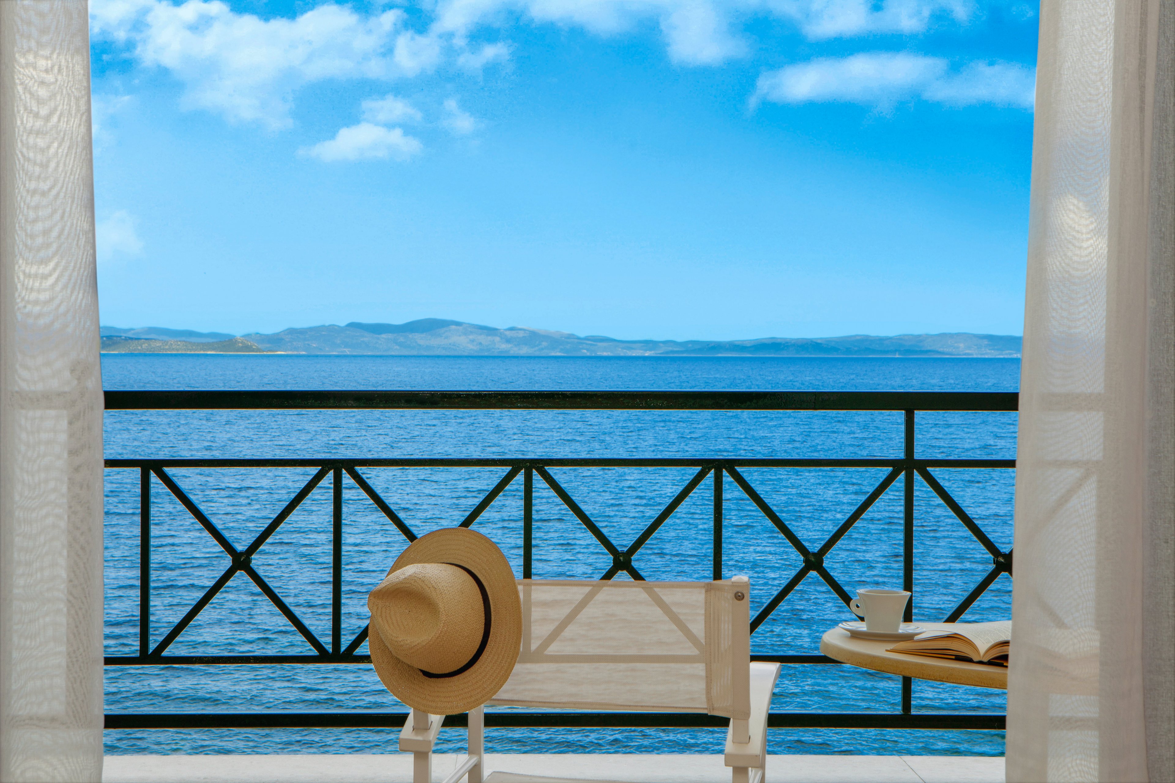 Zeus Essence Ramada Athens