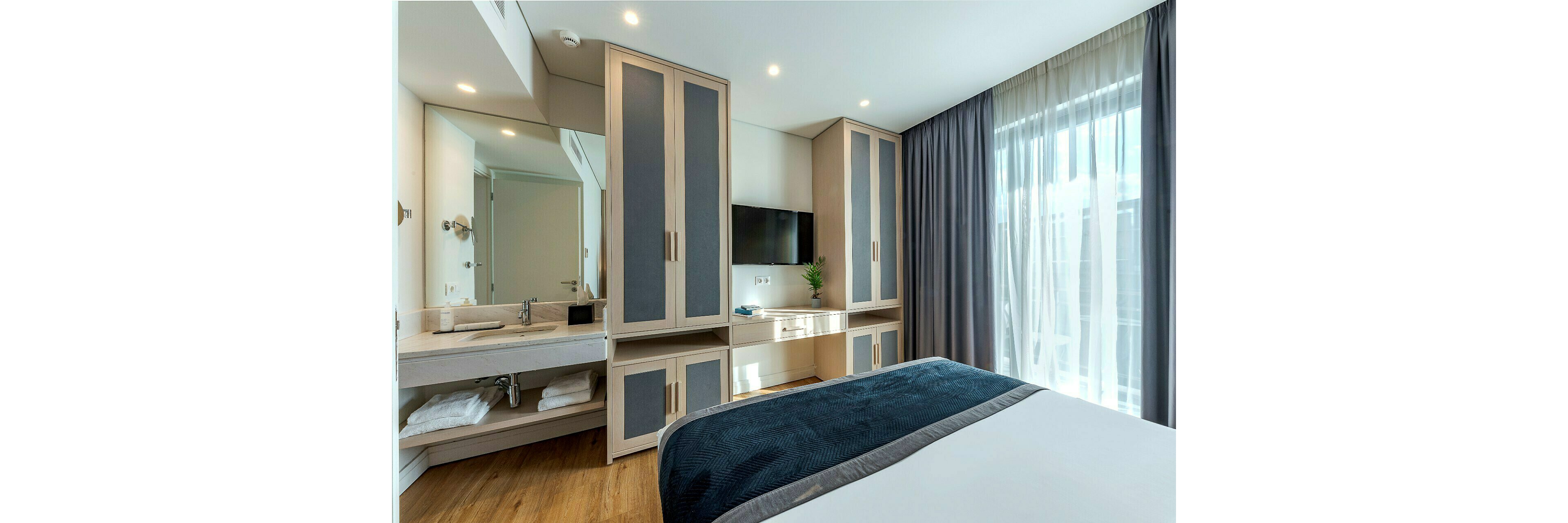 Glyfada Riviera Hotel