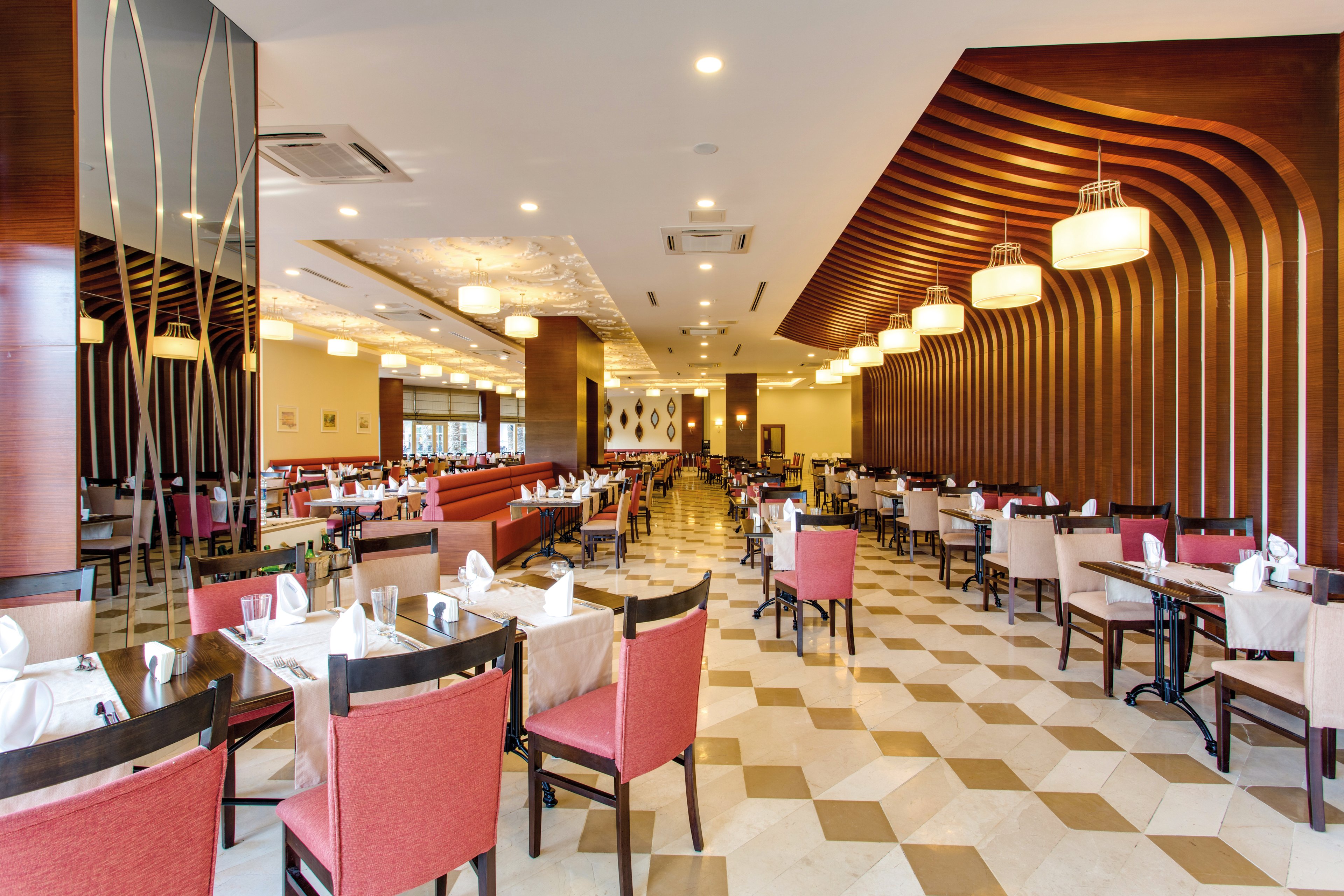 Sherwood Exclusive Lara