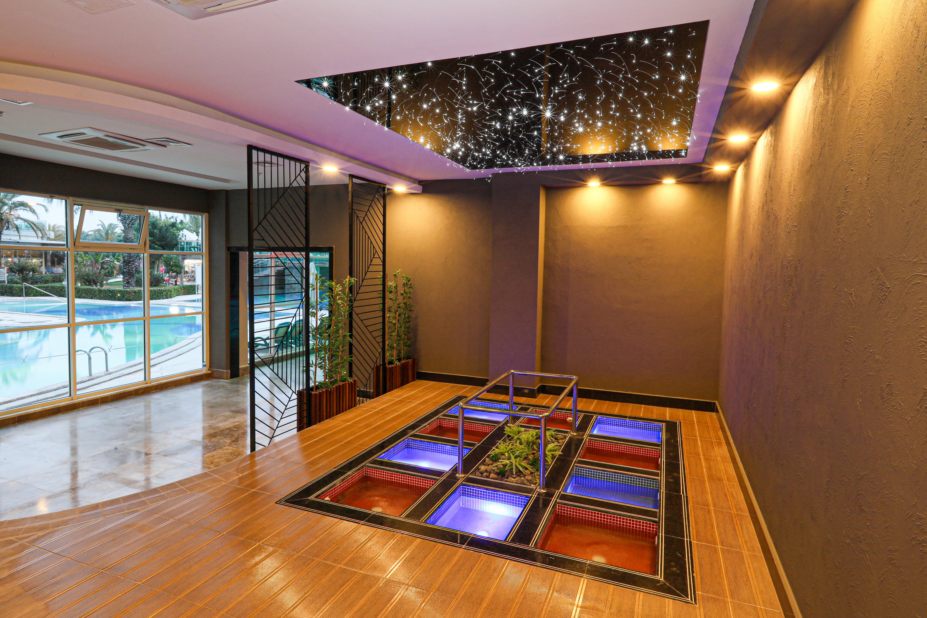 Sherwood Exclusive Lara