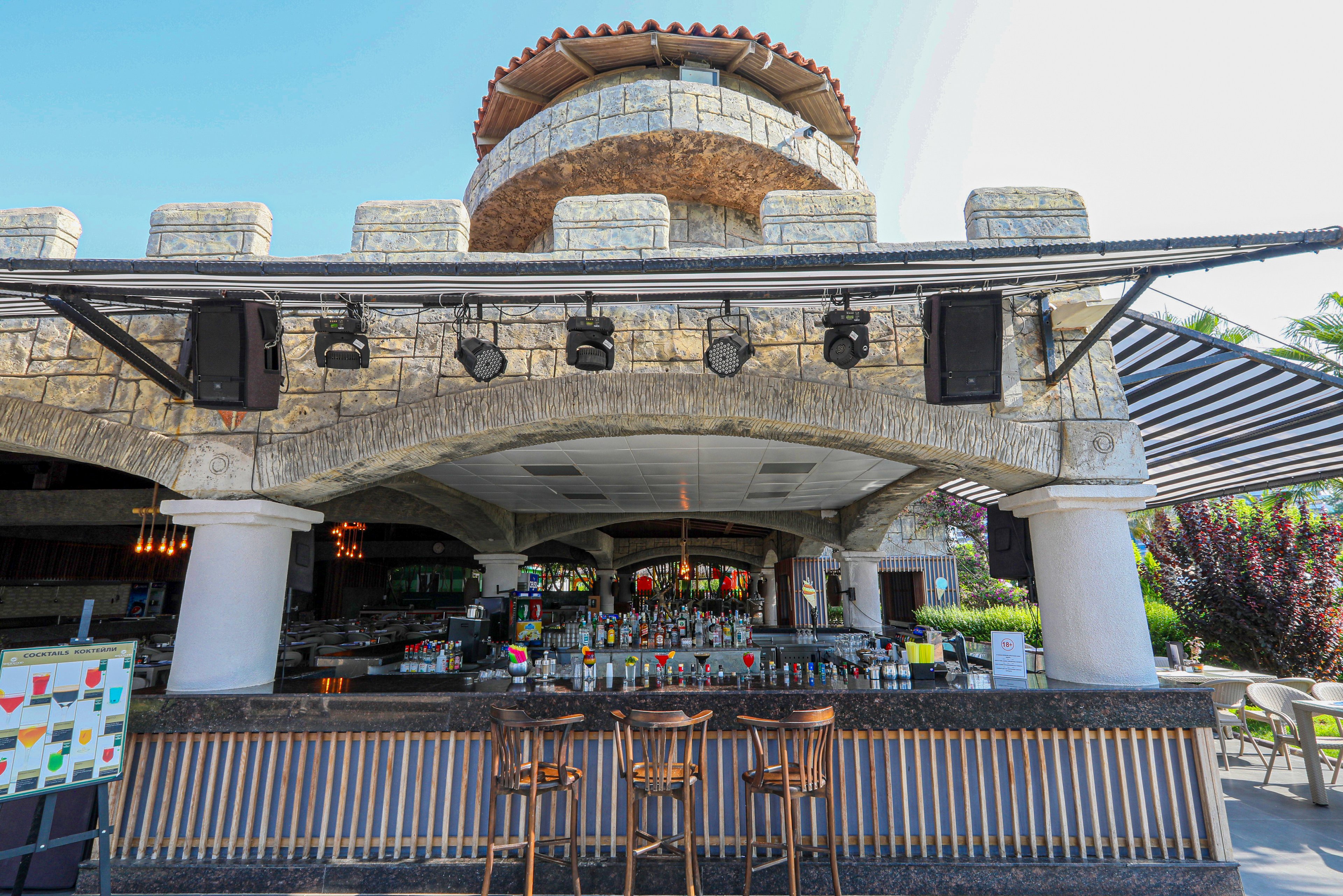 Sherwood Exclusive Lara