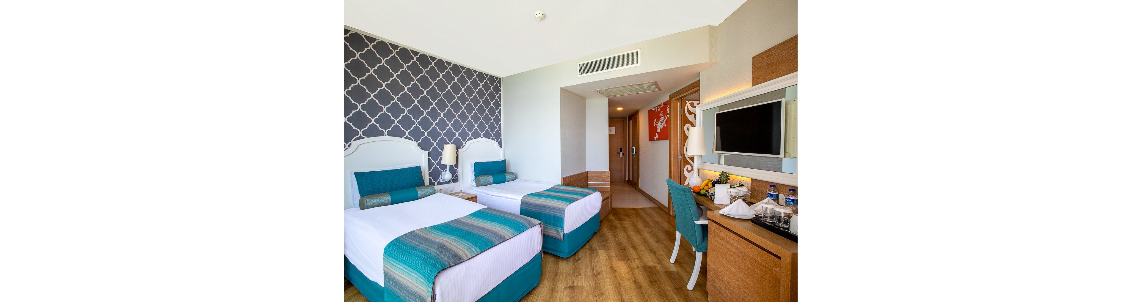 Sherwood Exclusive Lara