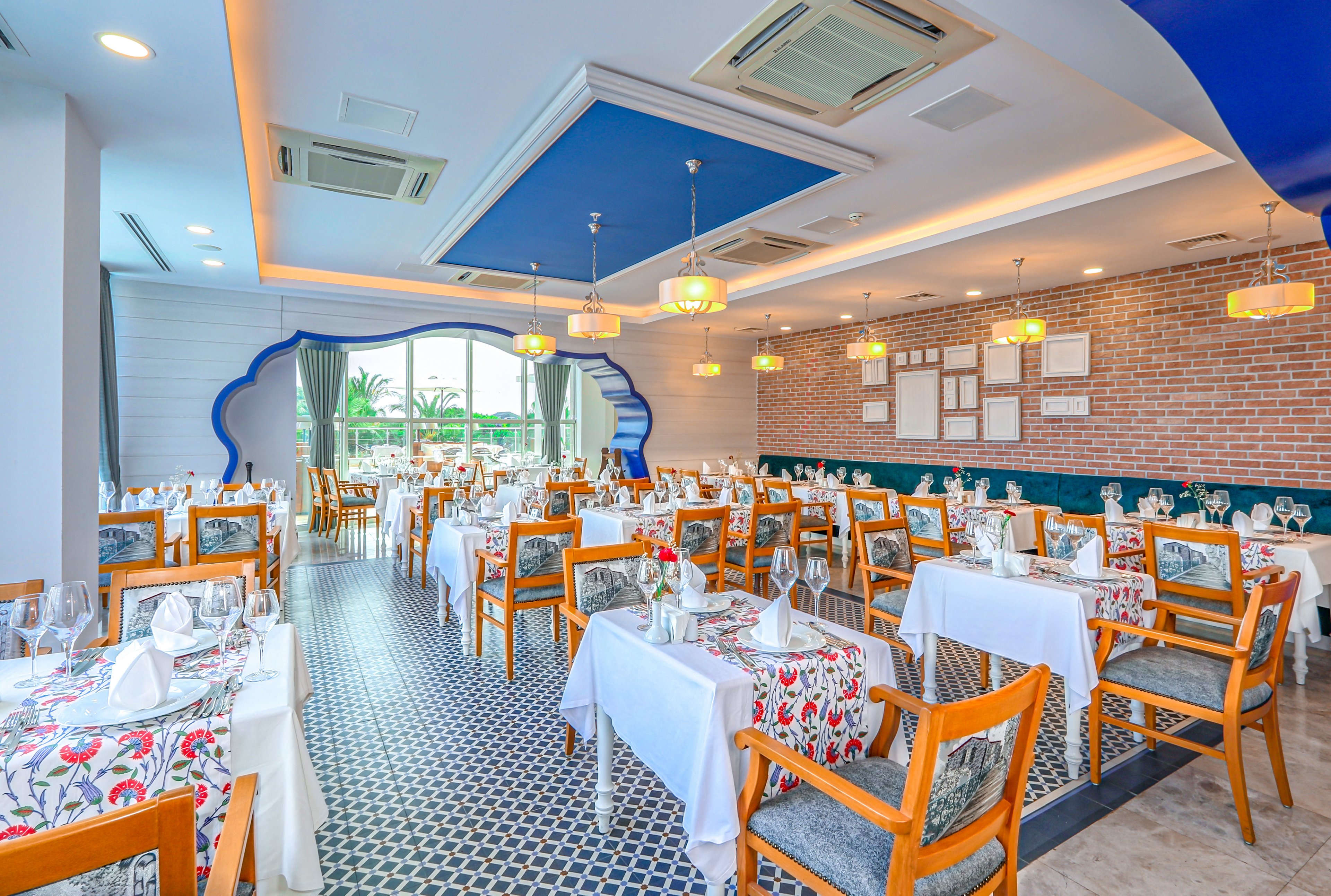 Sherwood Exclusive Lara