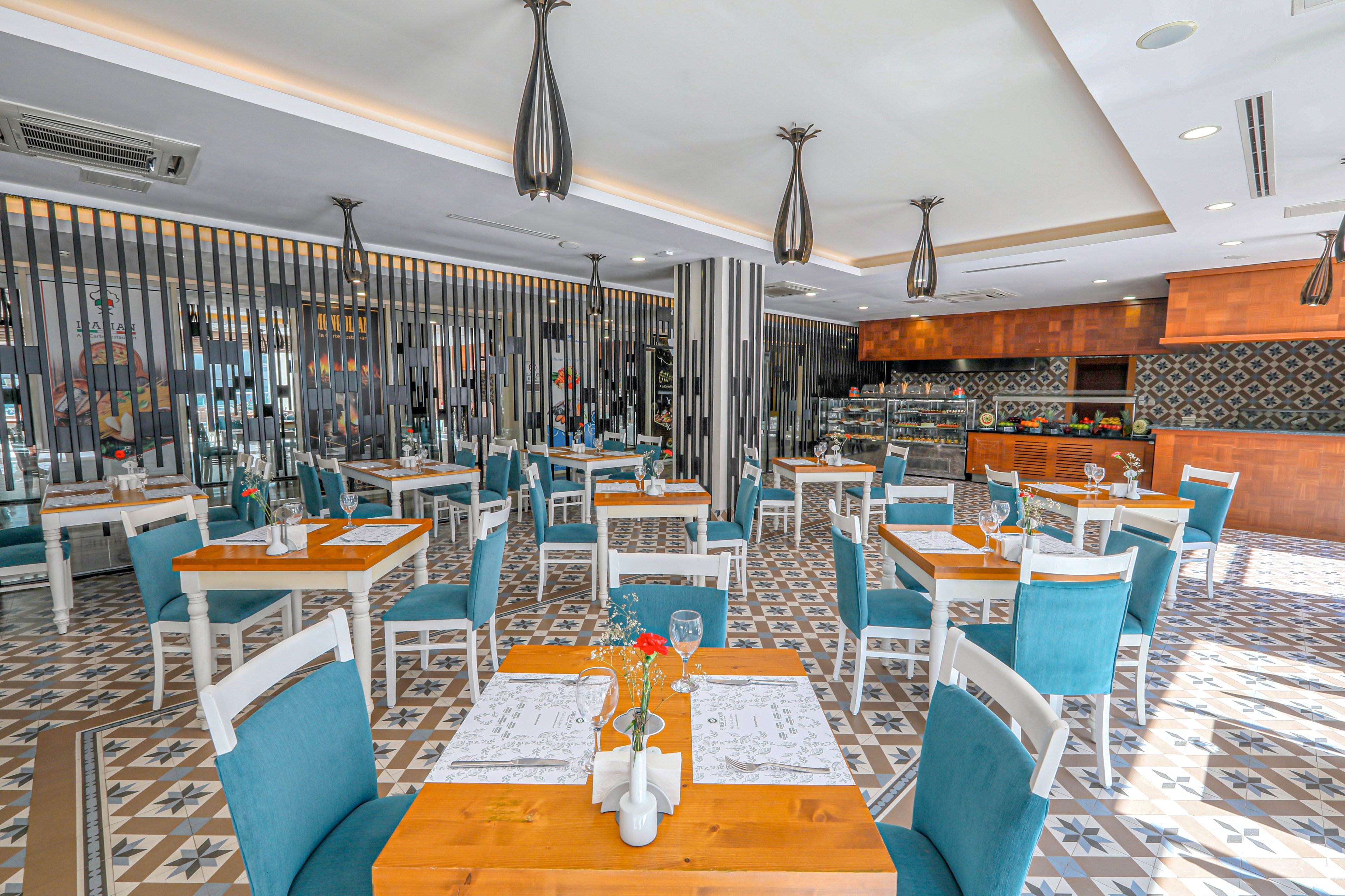 Sherwood Exclusive Lara