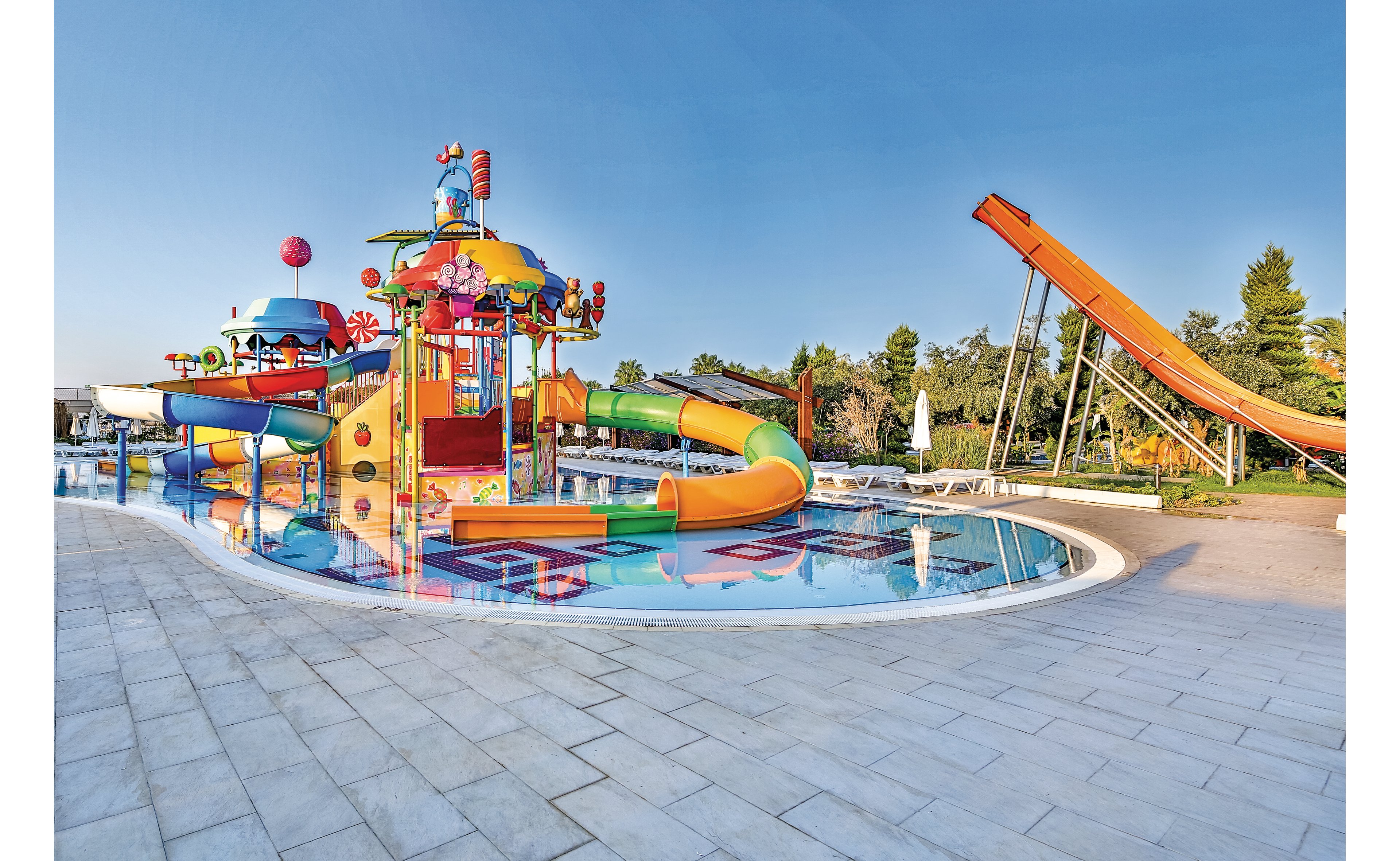 Saturn Palace Resort