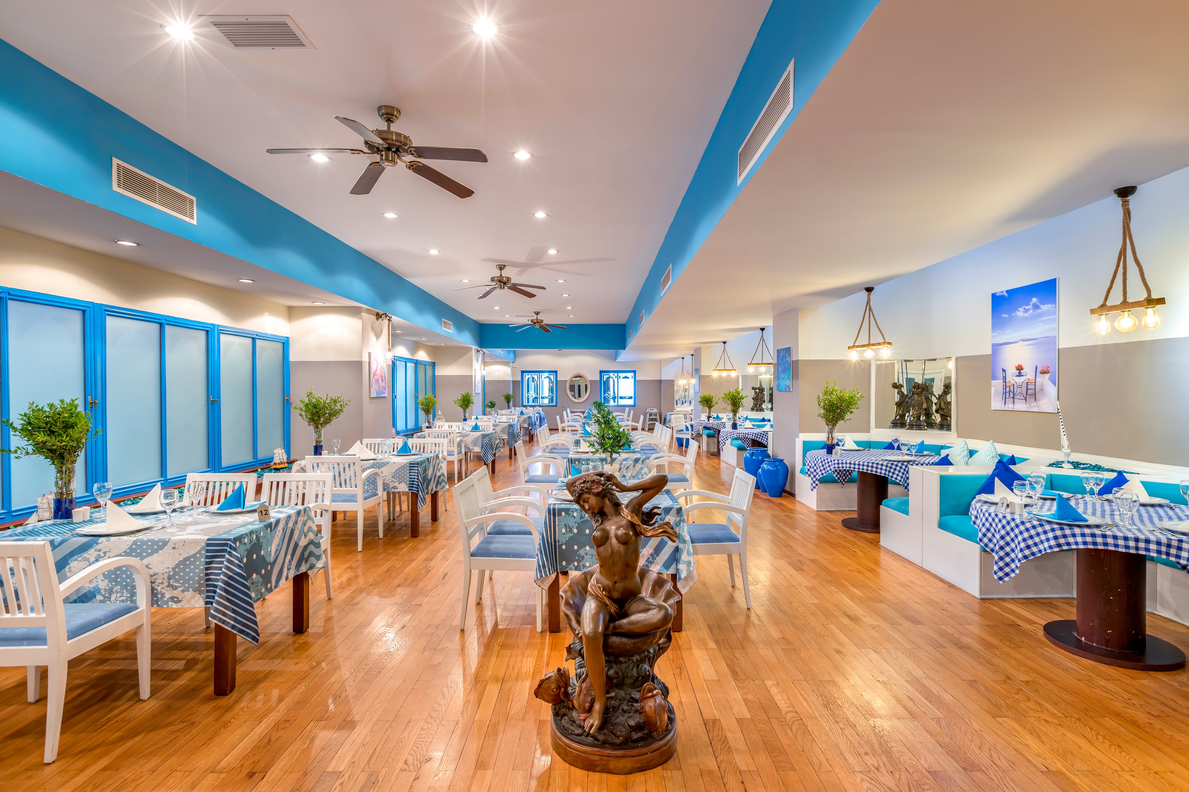 Seven Seas Hotel Life