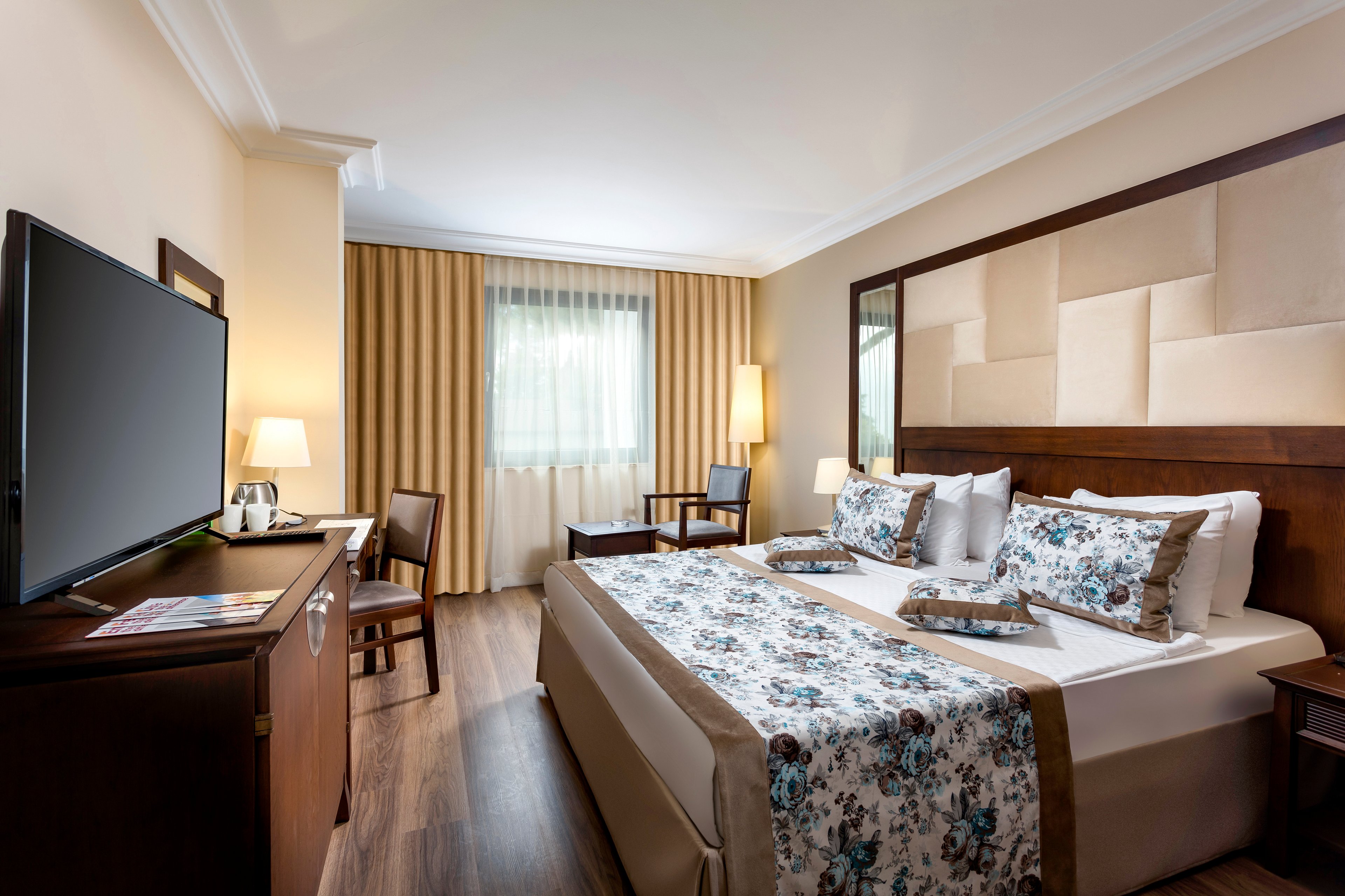 Seven Seas Hotel Life