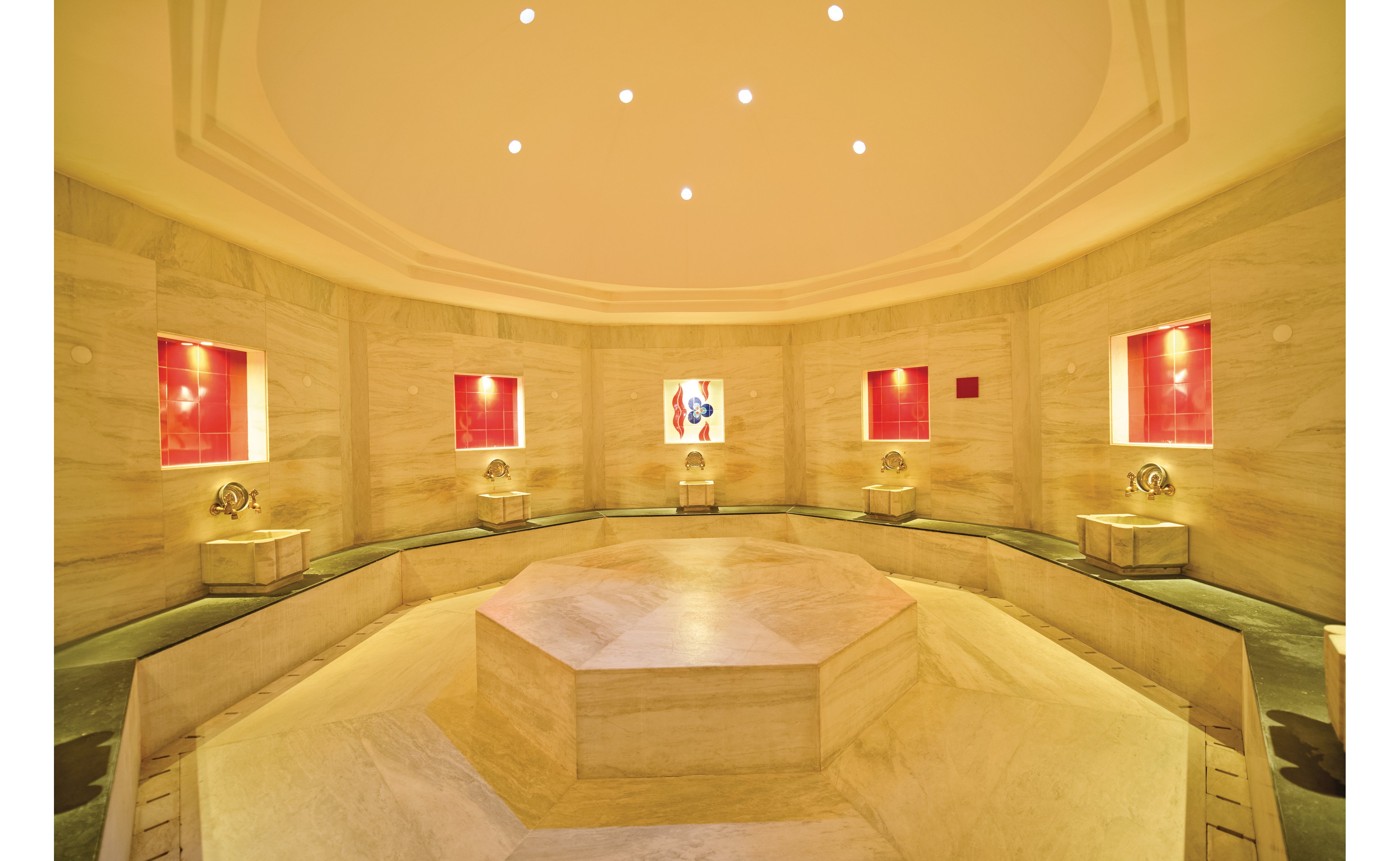 Lara Barut Collection