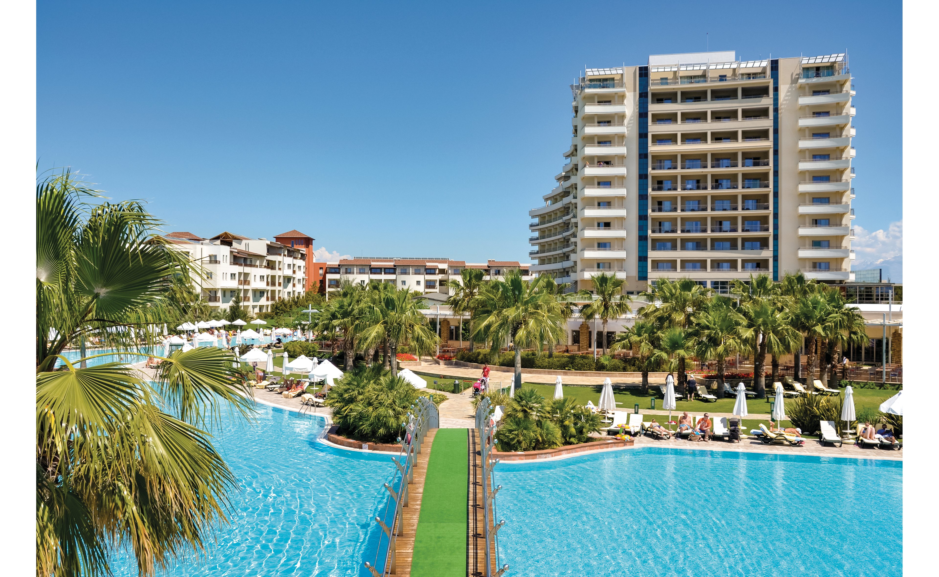 Lara Barut Collection