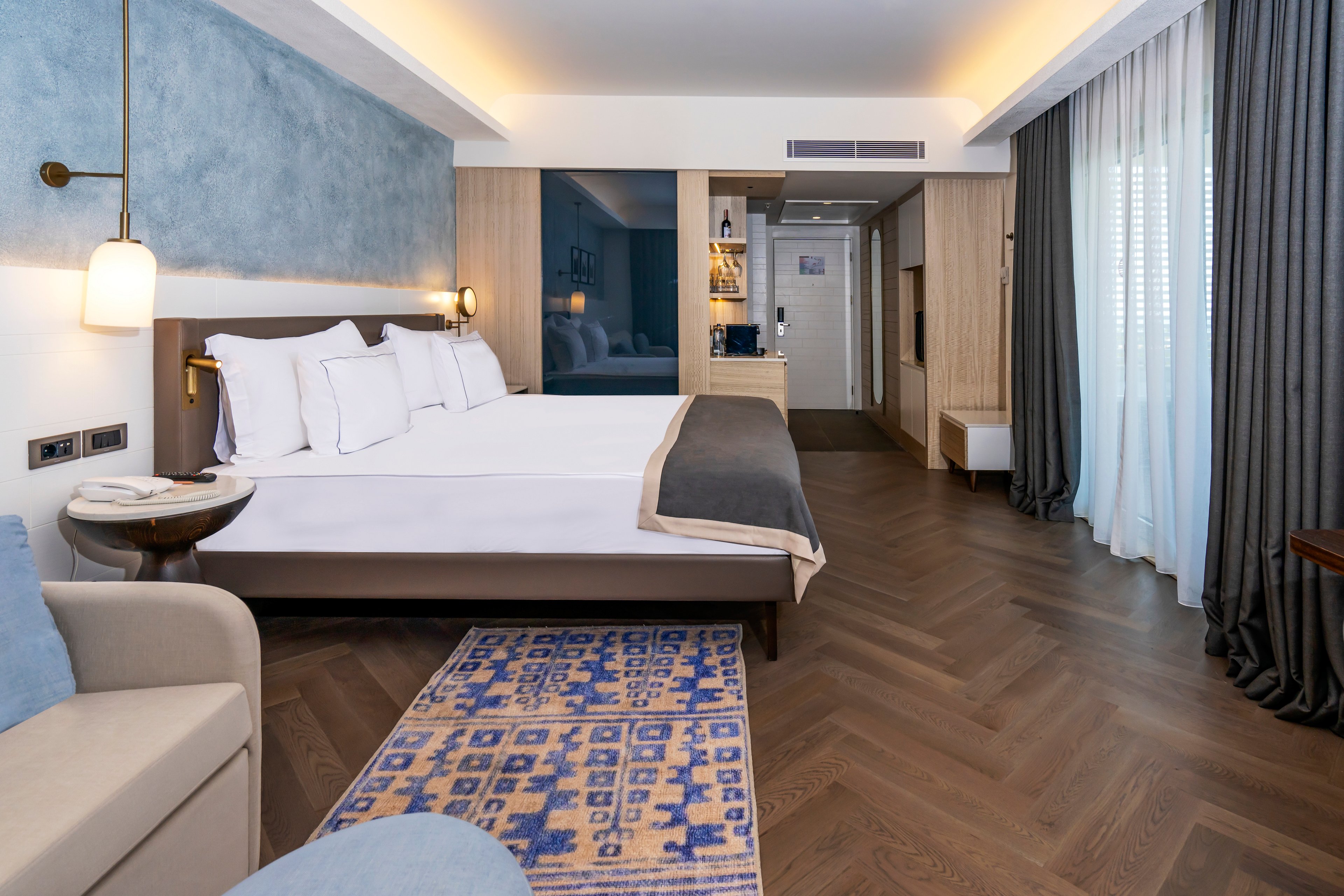 Lara Barut Collection