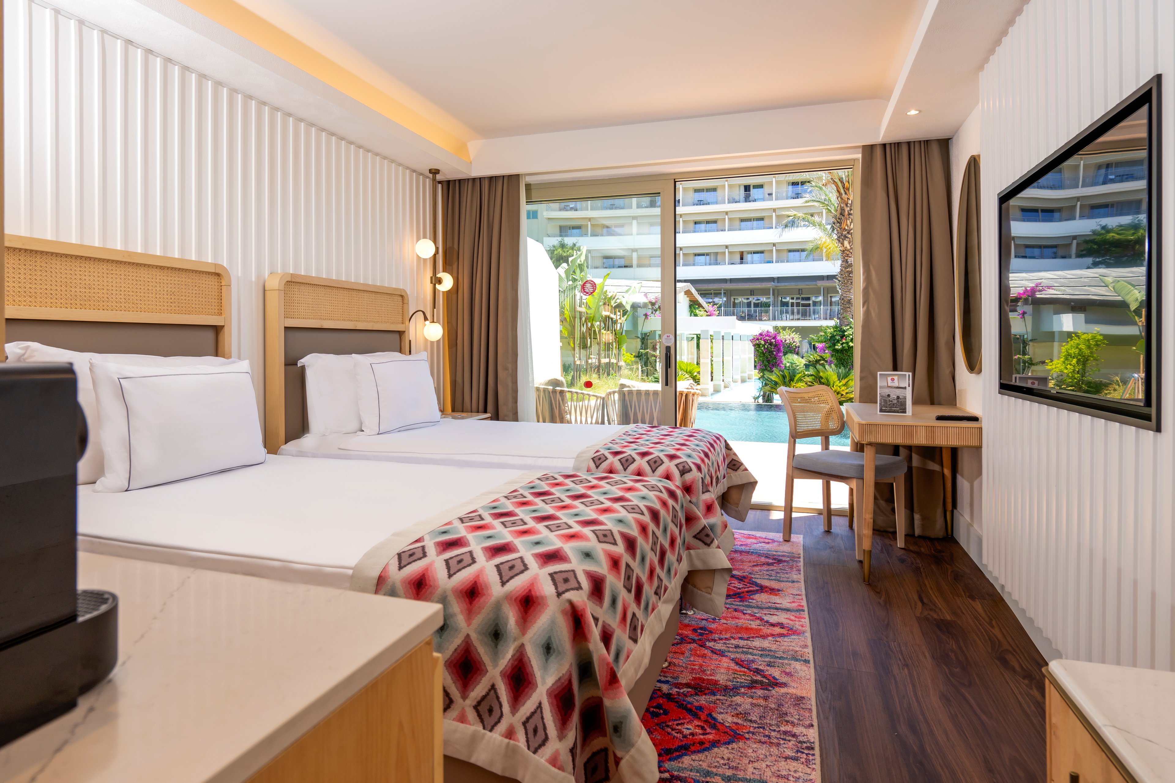 Lara Barut Collection