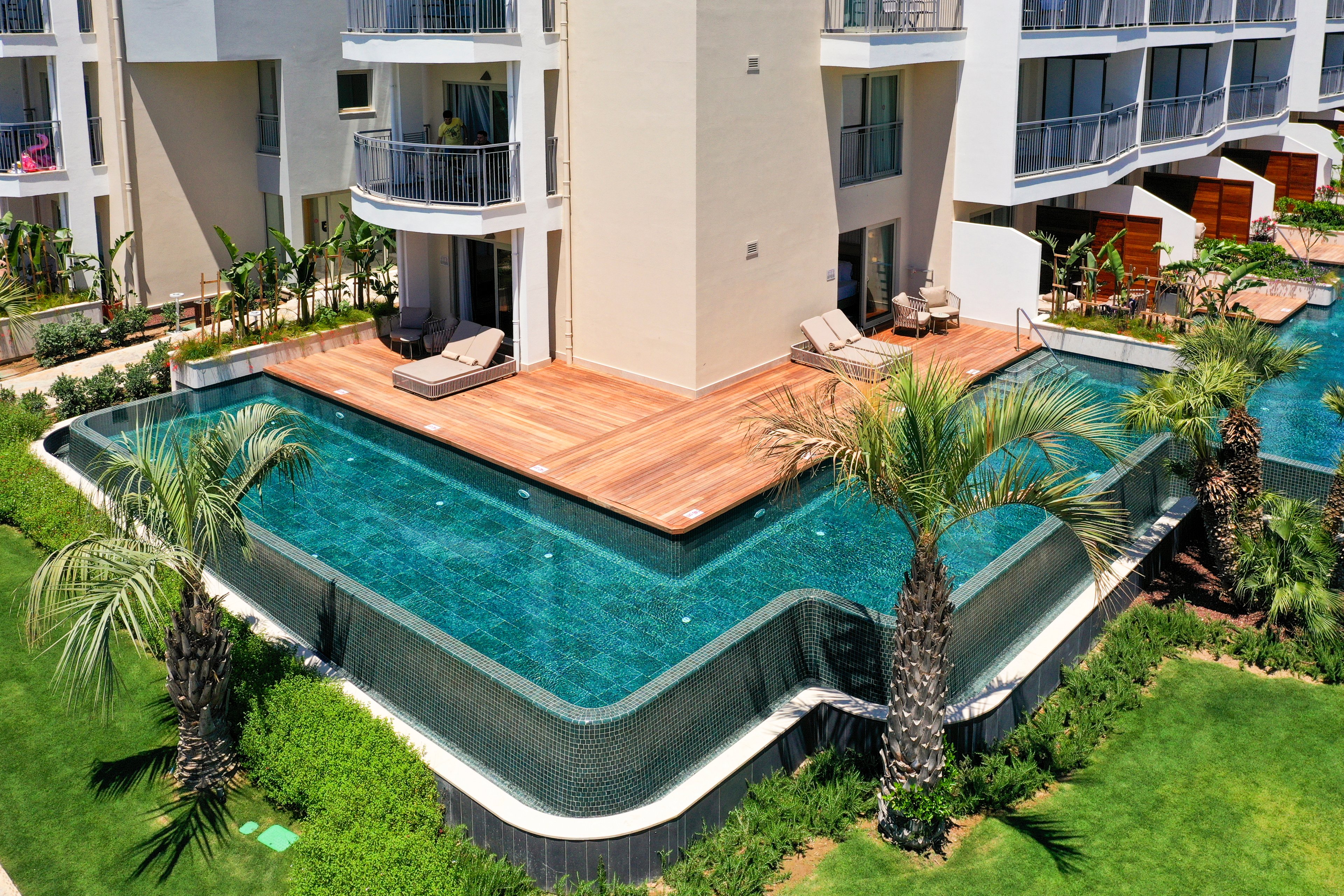 Lara Barut Collection