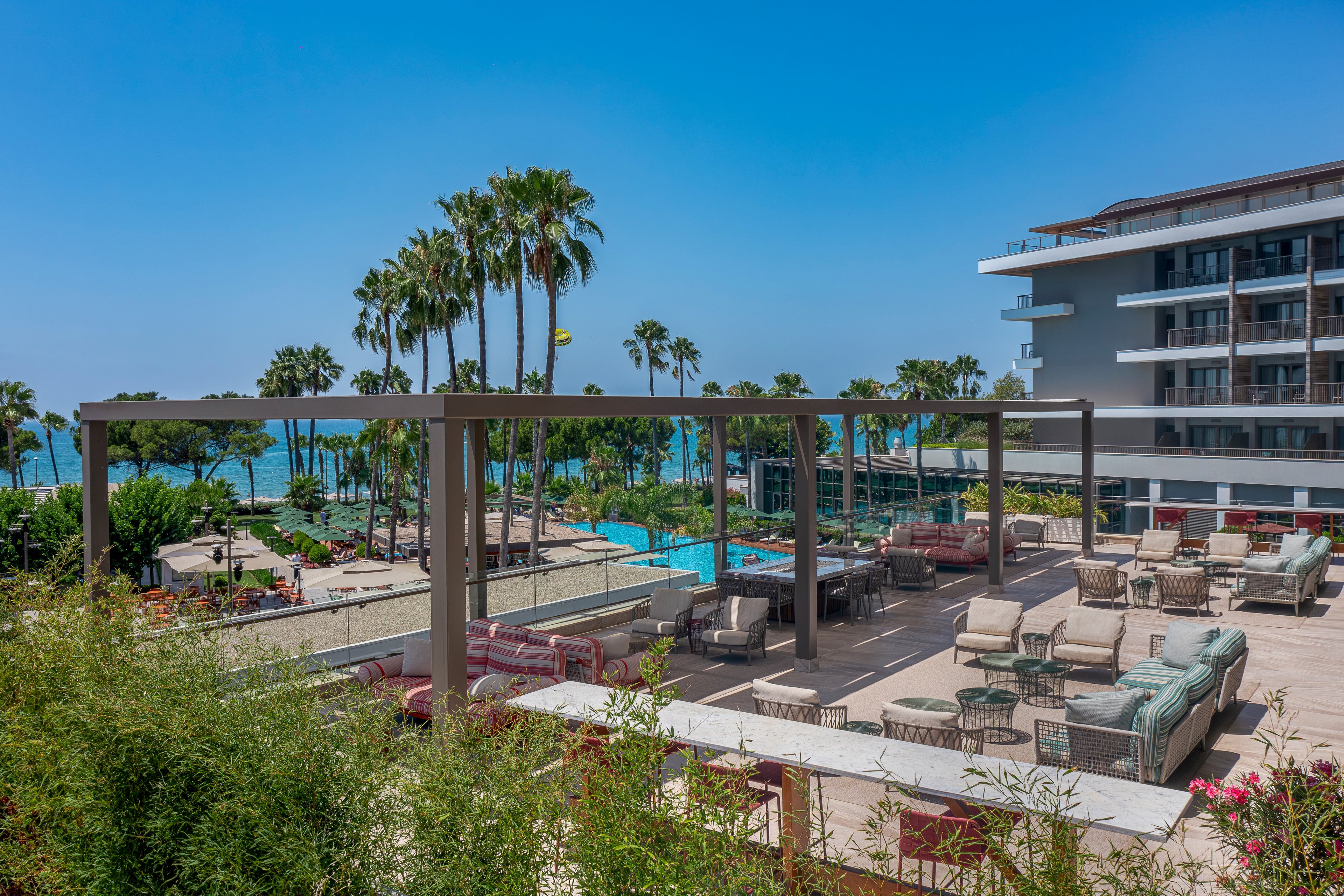 Acanthus Cennet Barut Collection