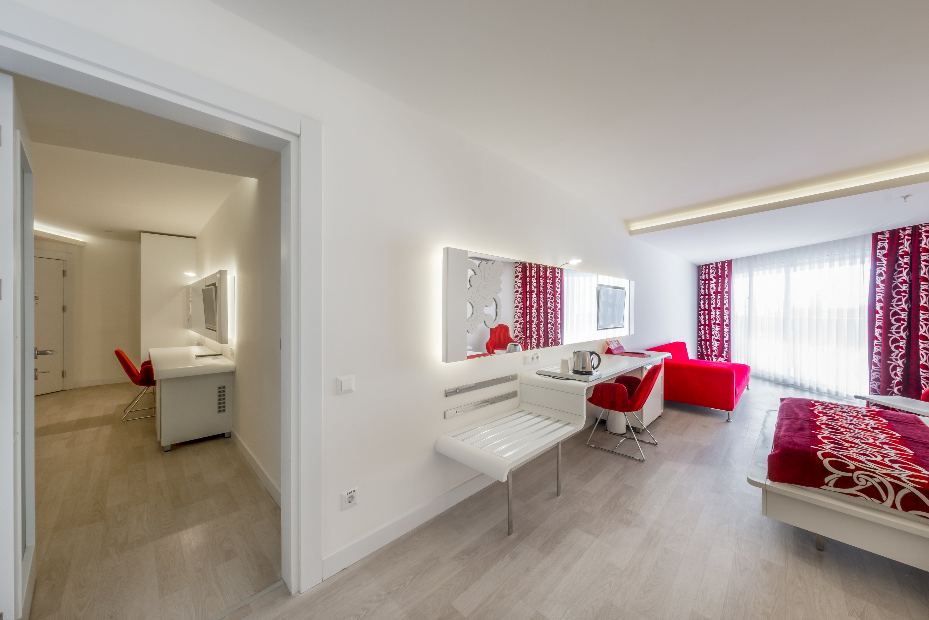 Laguna Beach Alya Resort & Spa