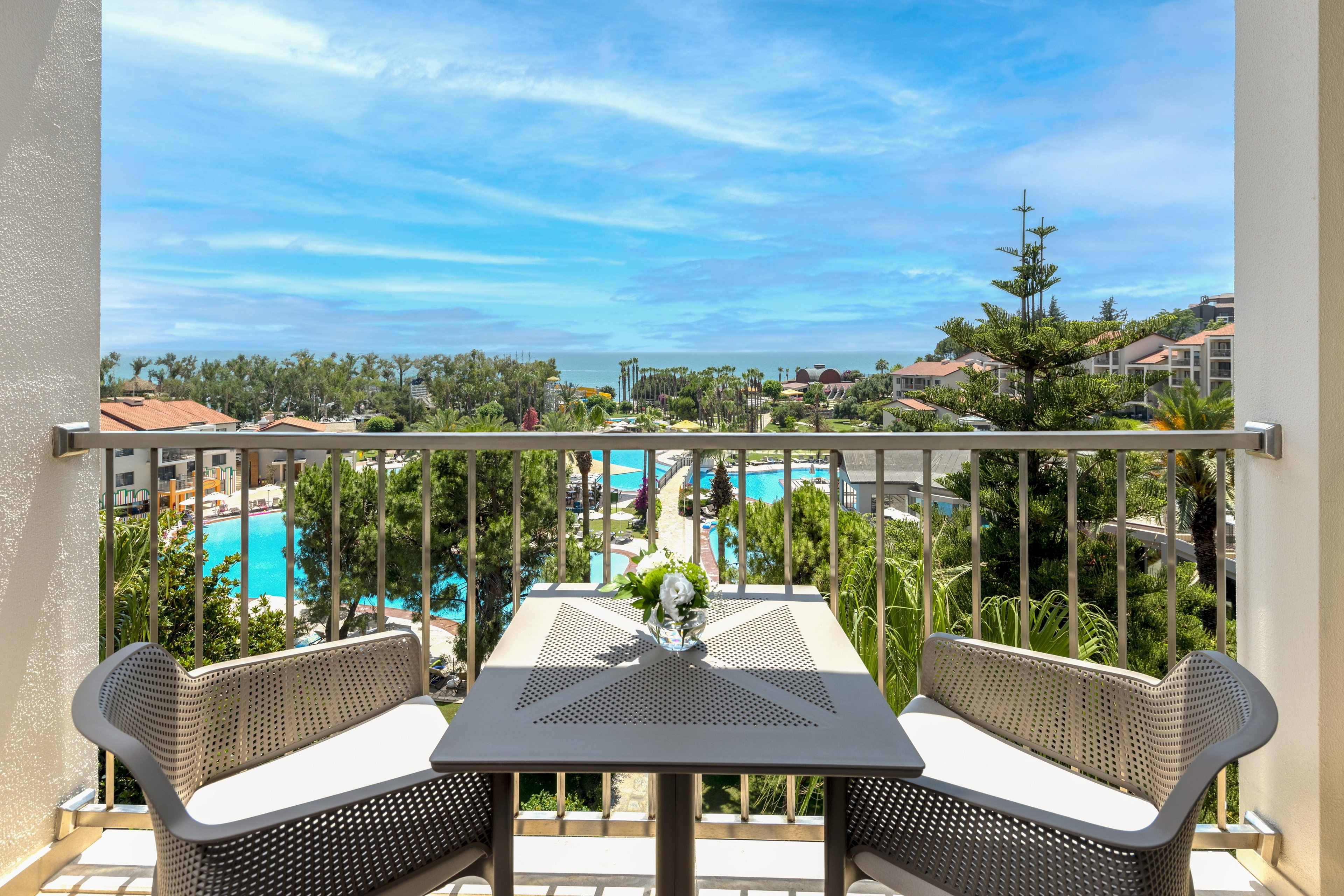 Arum Barut Collection