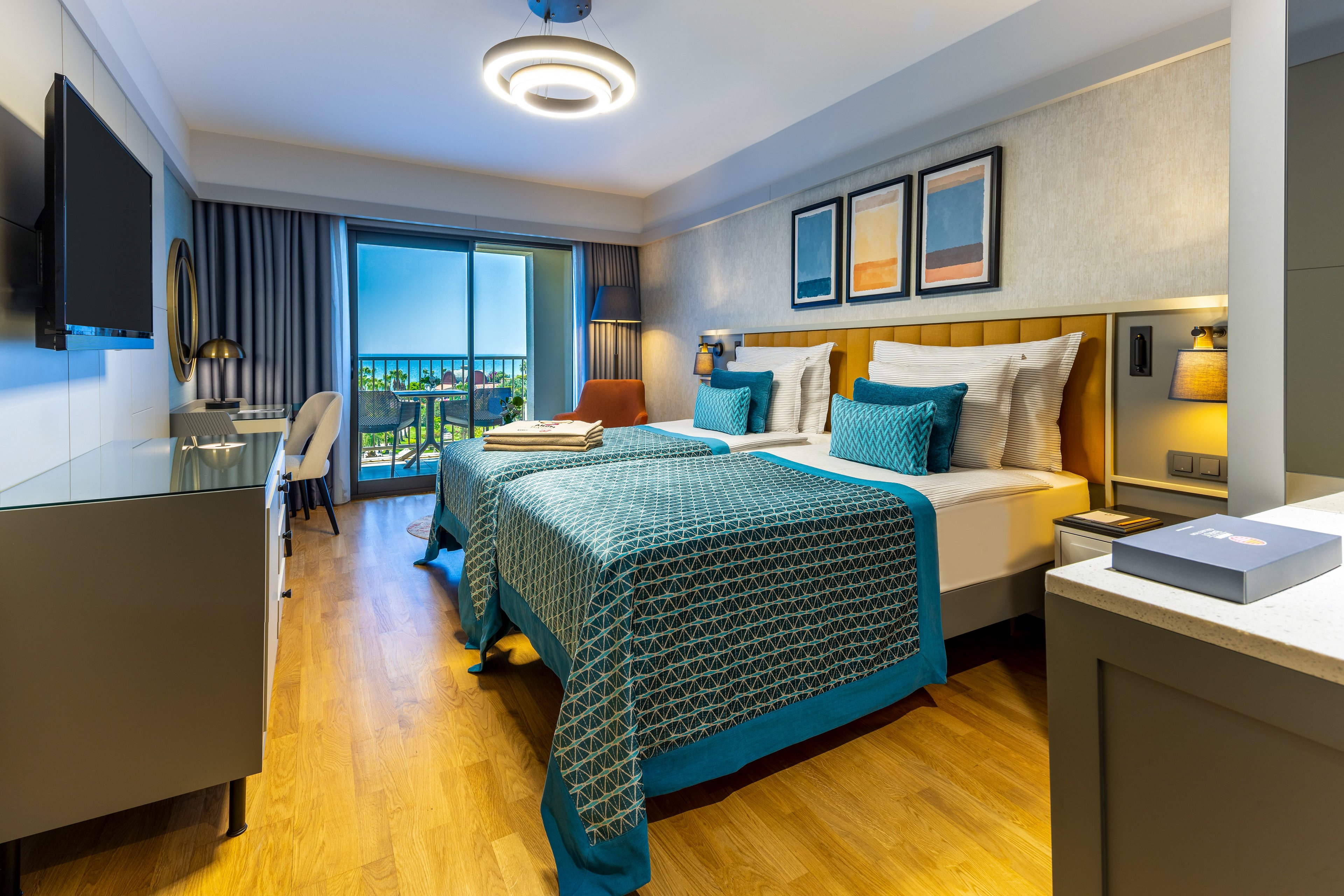 Arum Barut Collection