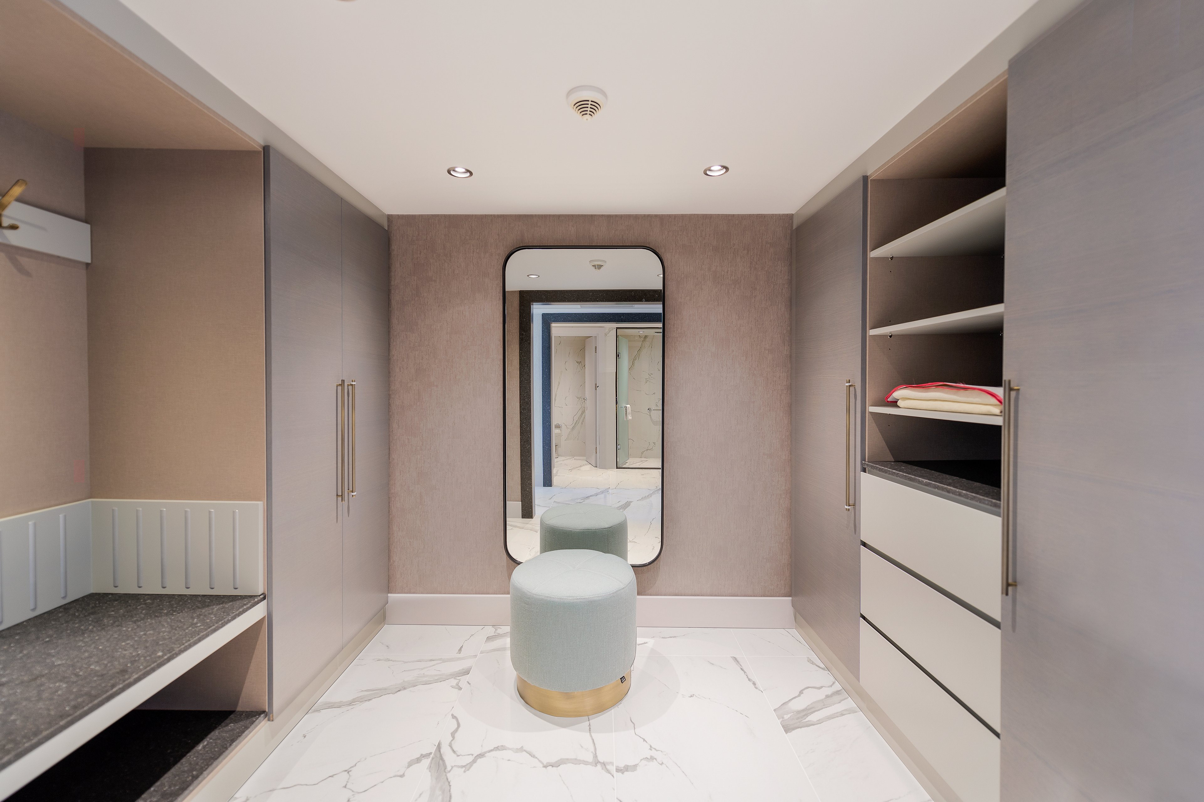 Arum Barut Collection