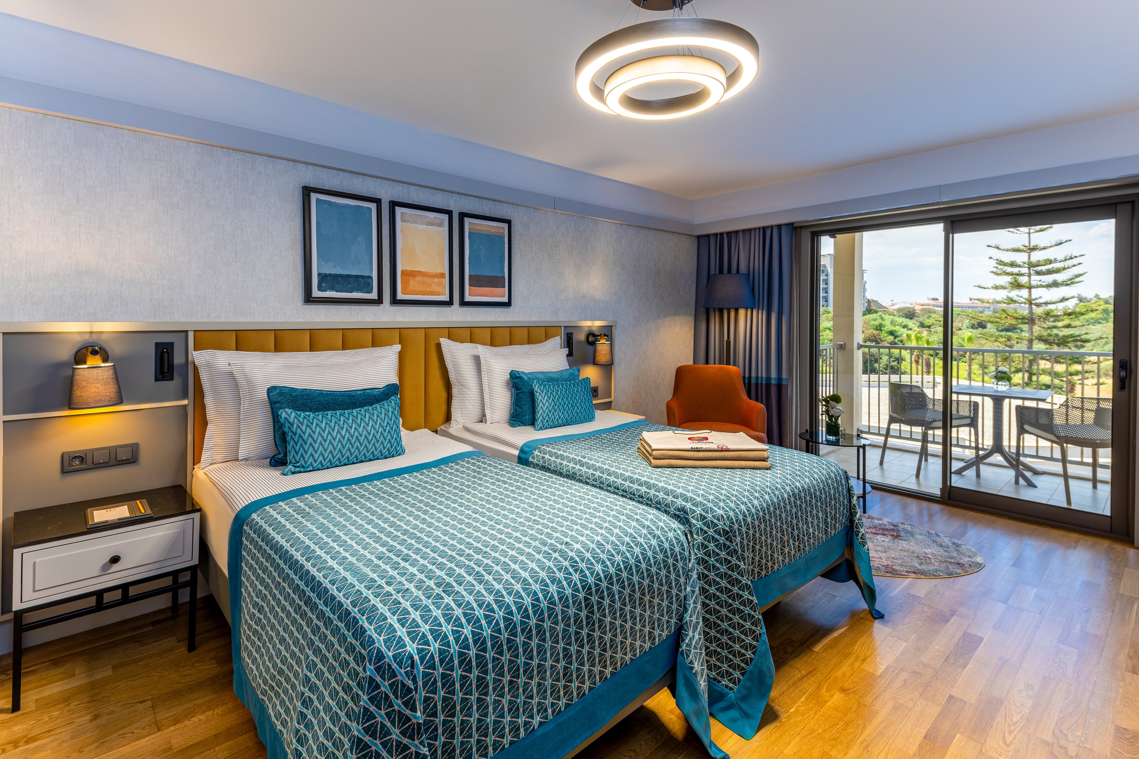 Arum Barut Collection