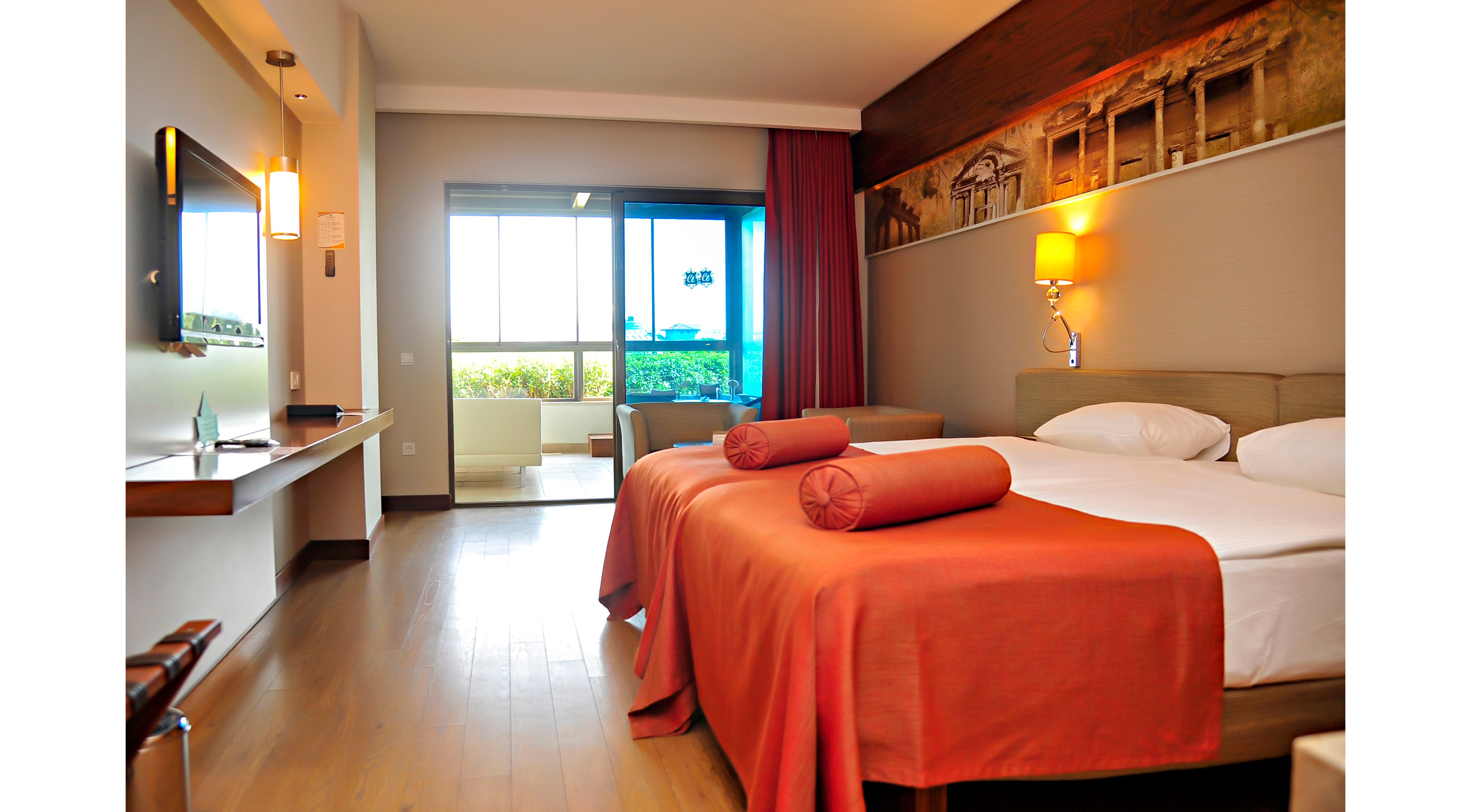 Commodore Elite Suites & Spa