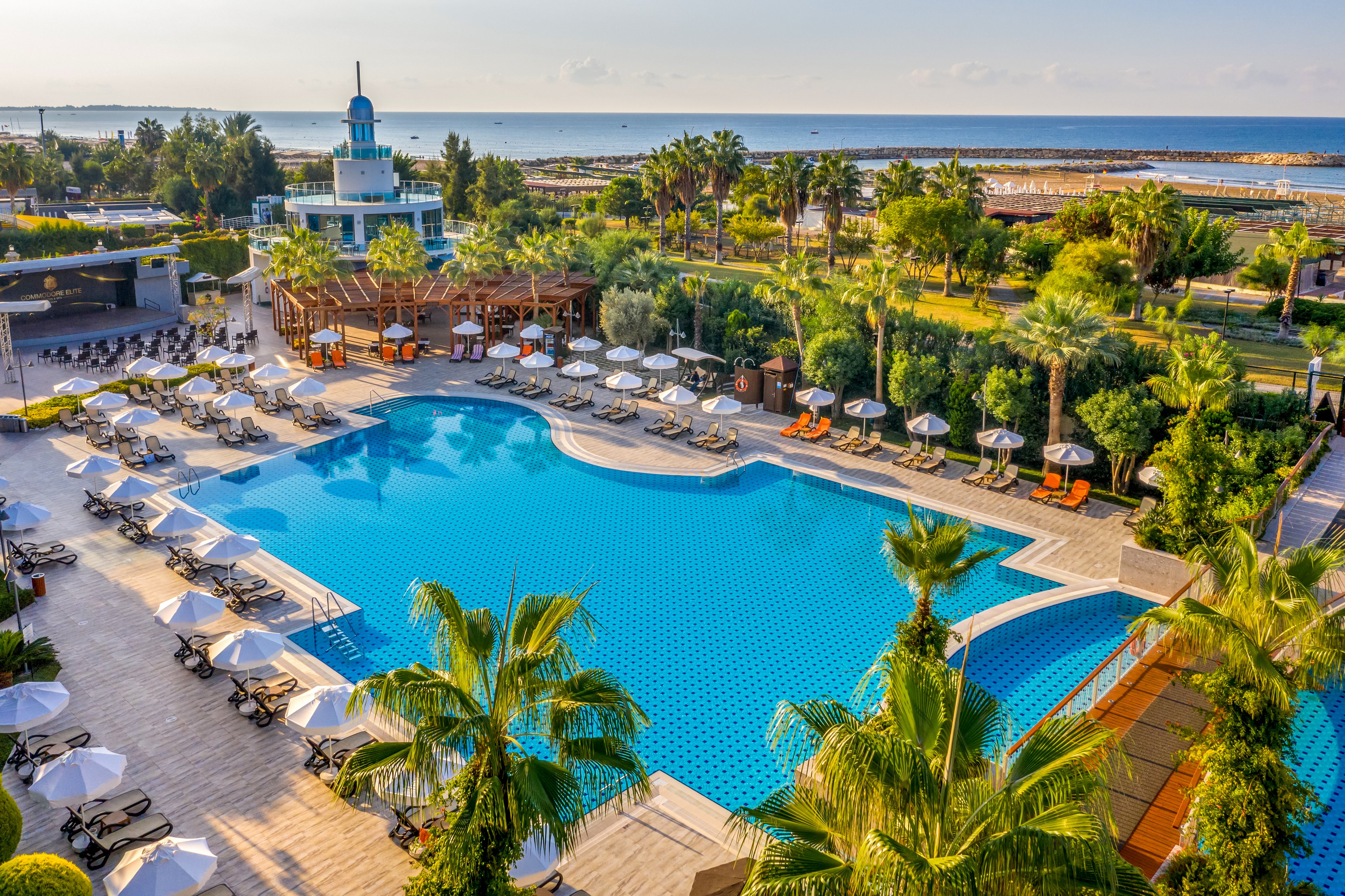 Commodore Elite Suites & Spa