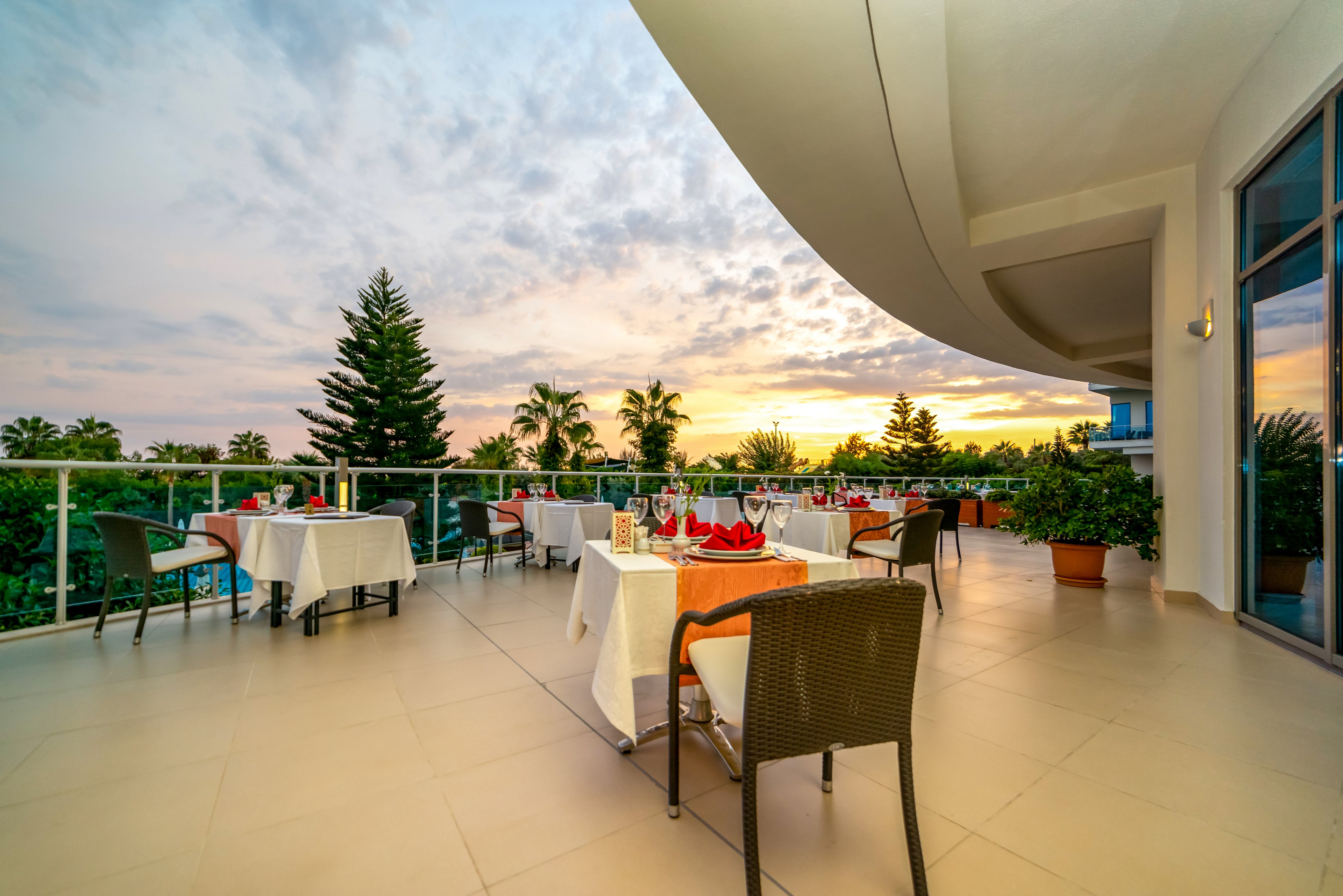 Commodore Elite Suites & Spa