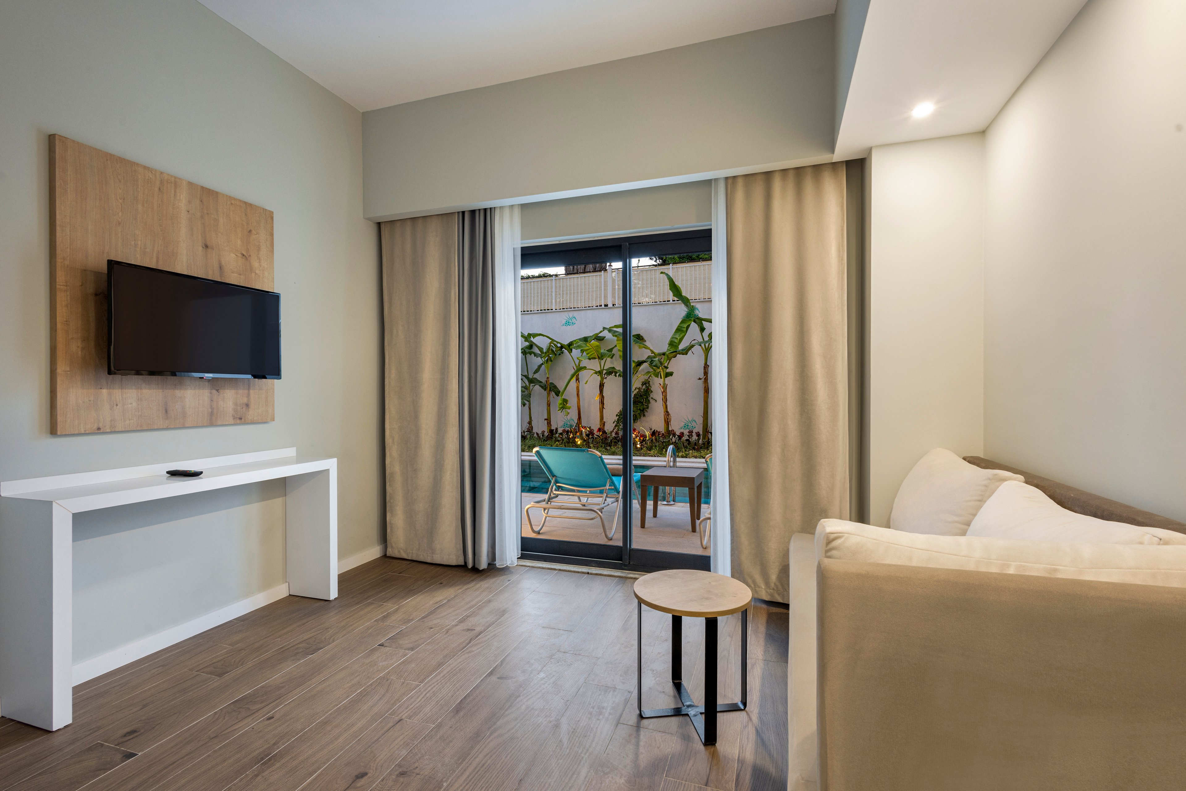 Arcanus Hotels Trendline Side