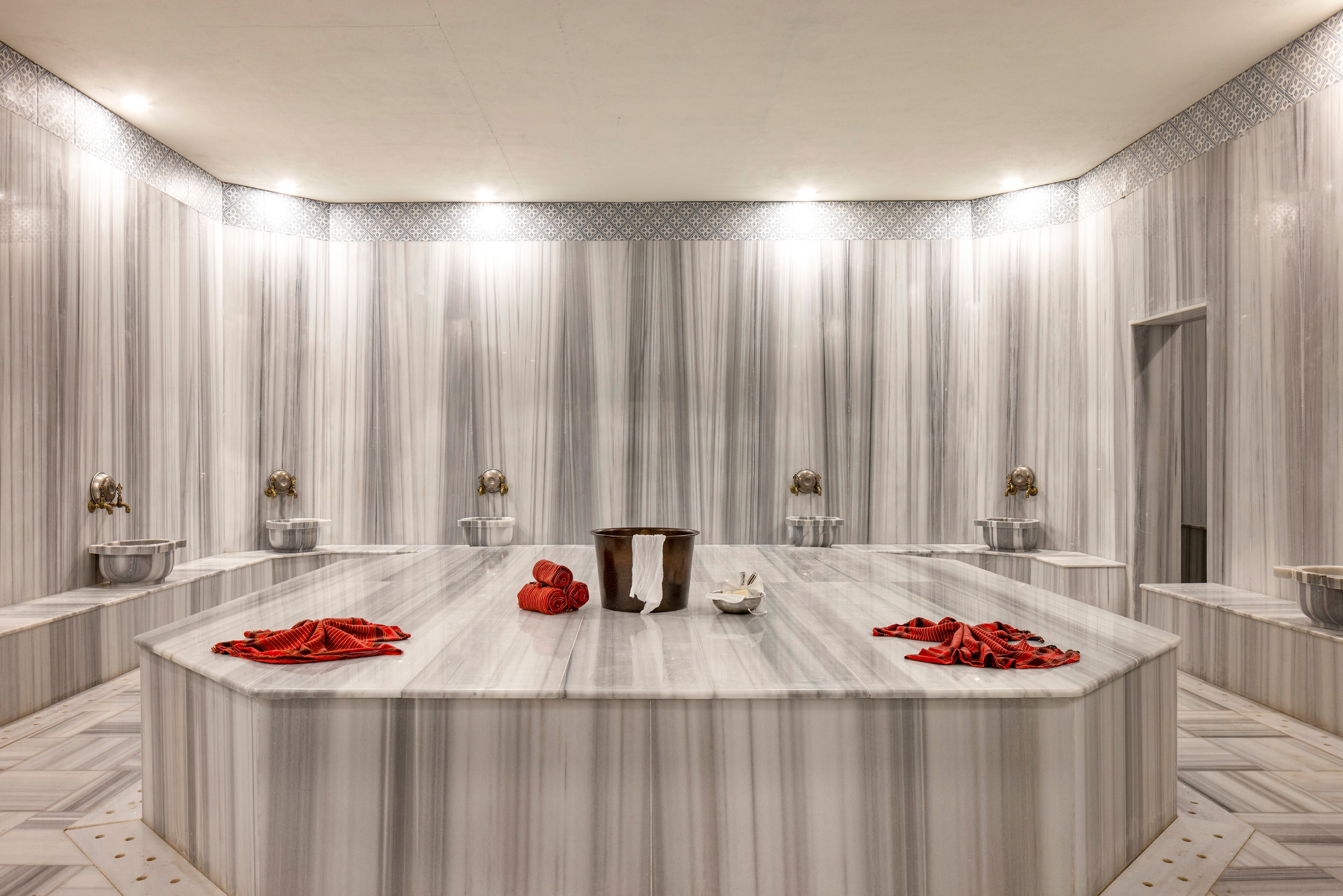 Arcanus Hotels Trendline Side