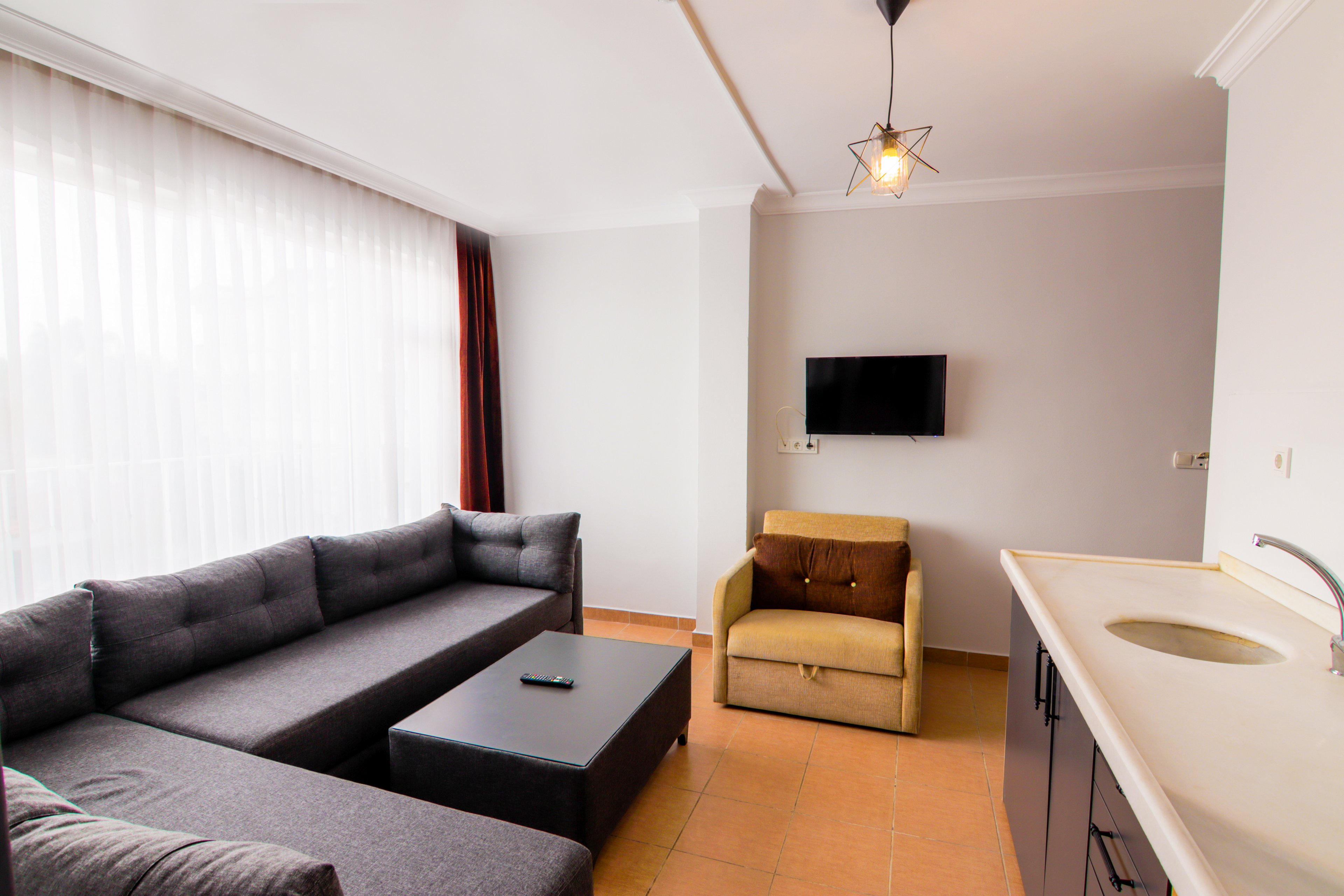 New Garden Luna Side Apart Hotel