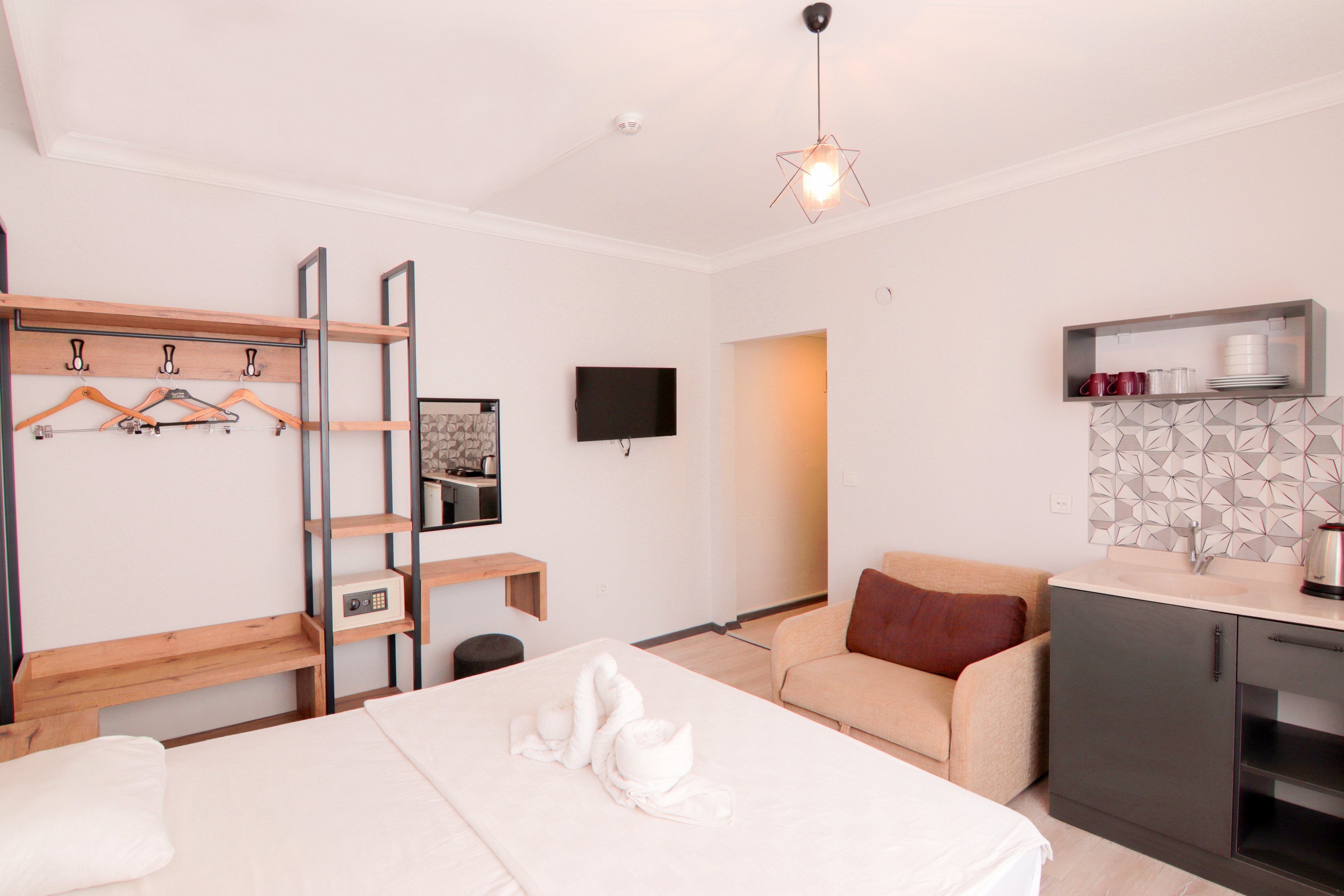 New Garden Luna Side Apart Hotel