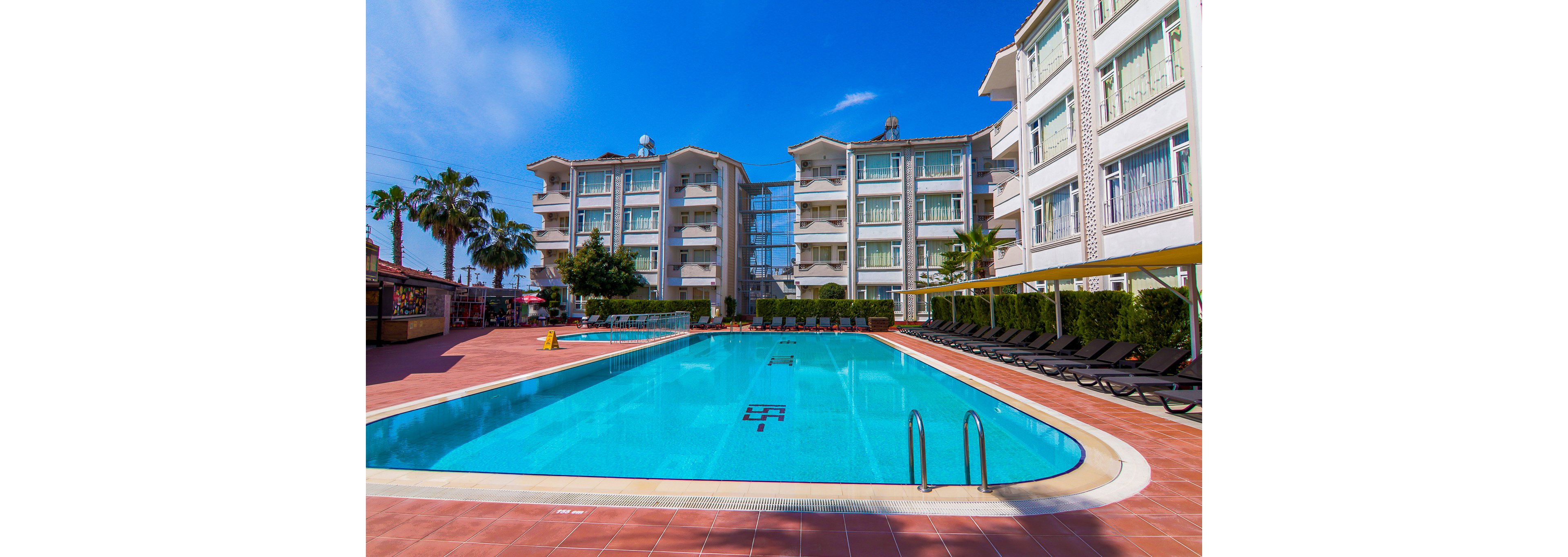 New Garden Luna Side Apart Hotel