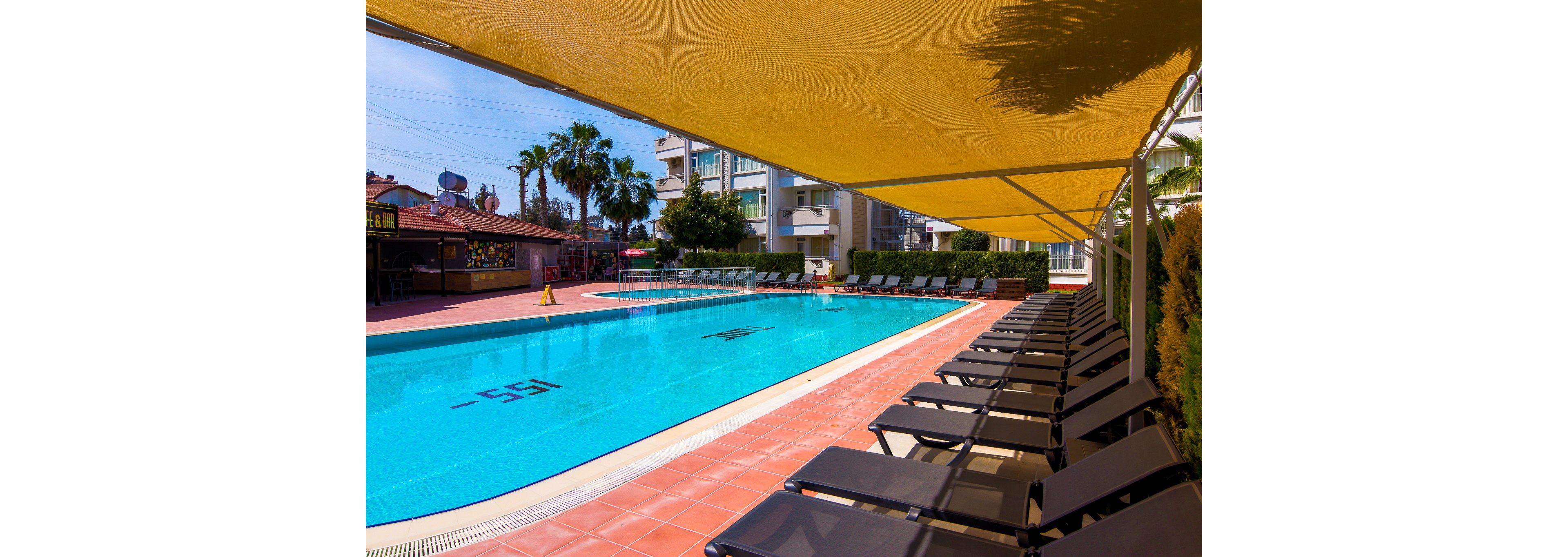 New Garden Luna Side Apart Hotel