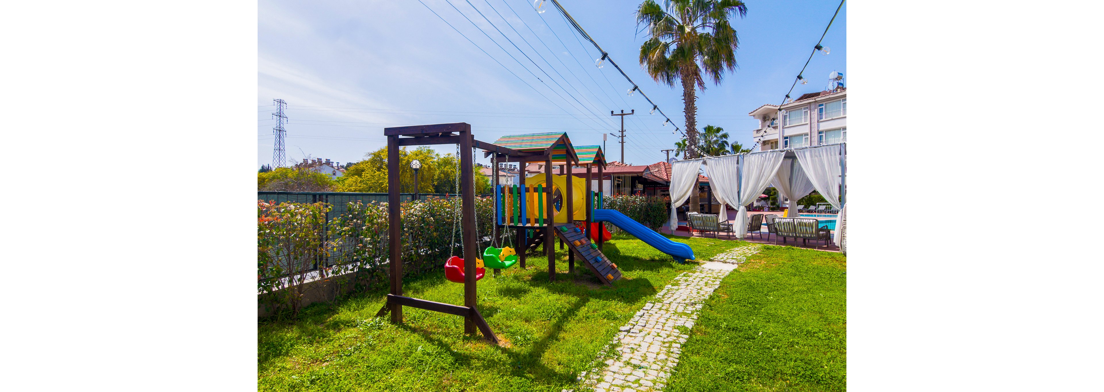 New Garden Luna Side Apart Hotel