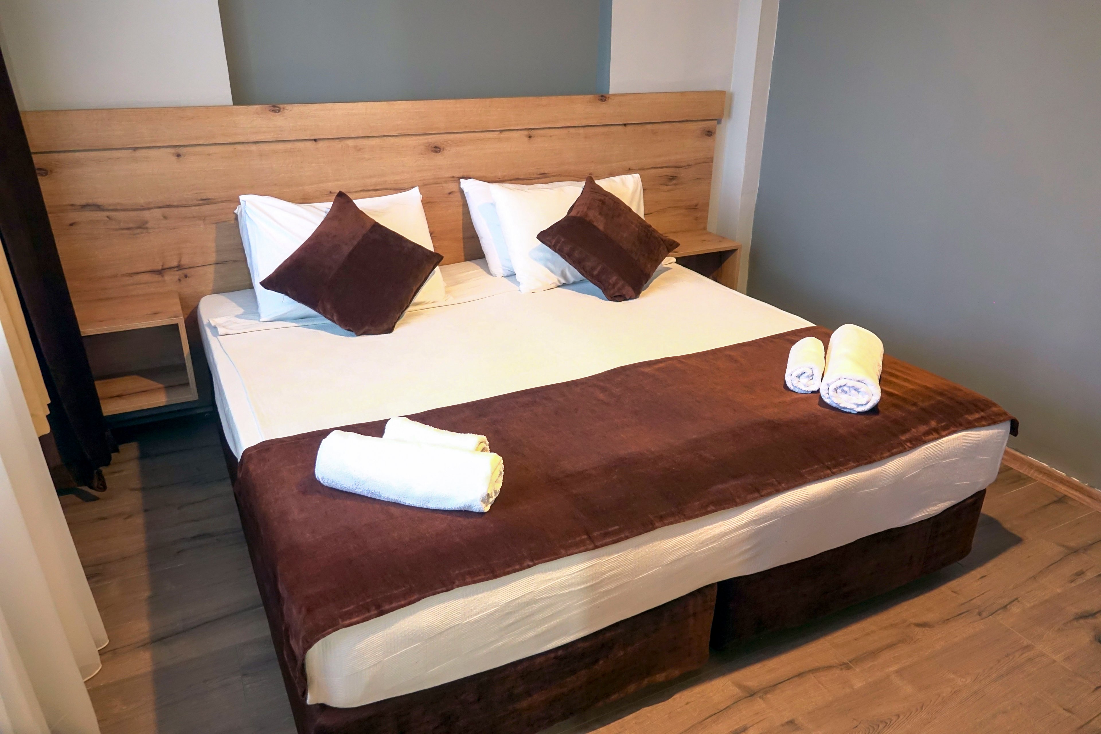 New Garden Luna Side Apart Hotel