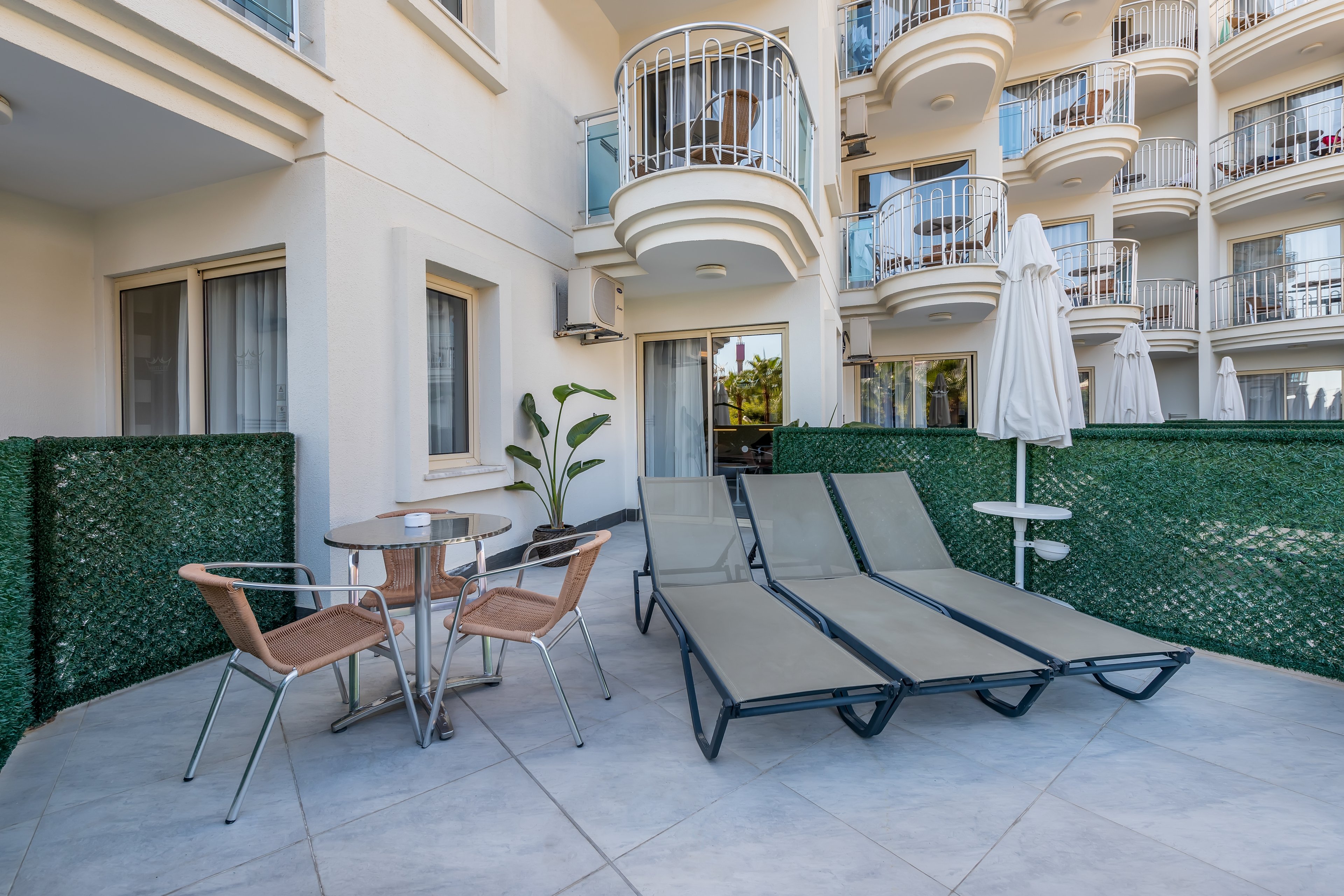 White City Beach Hotel