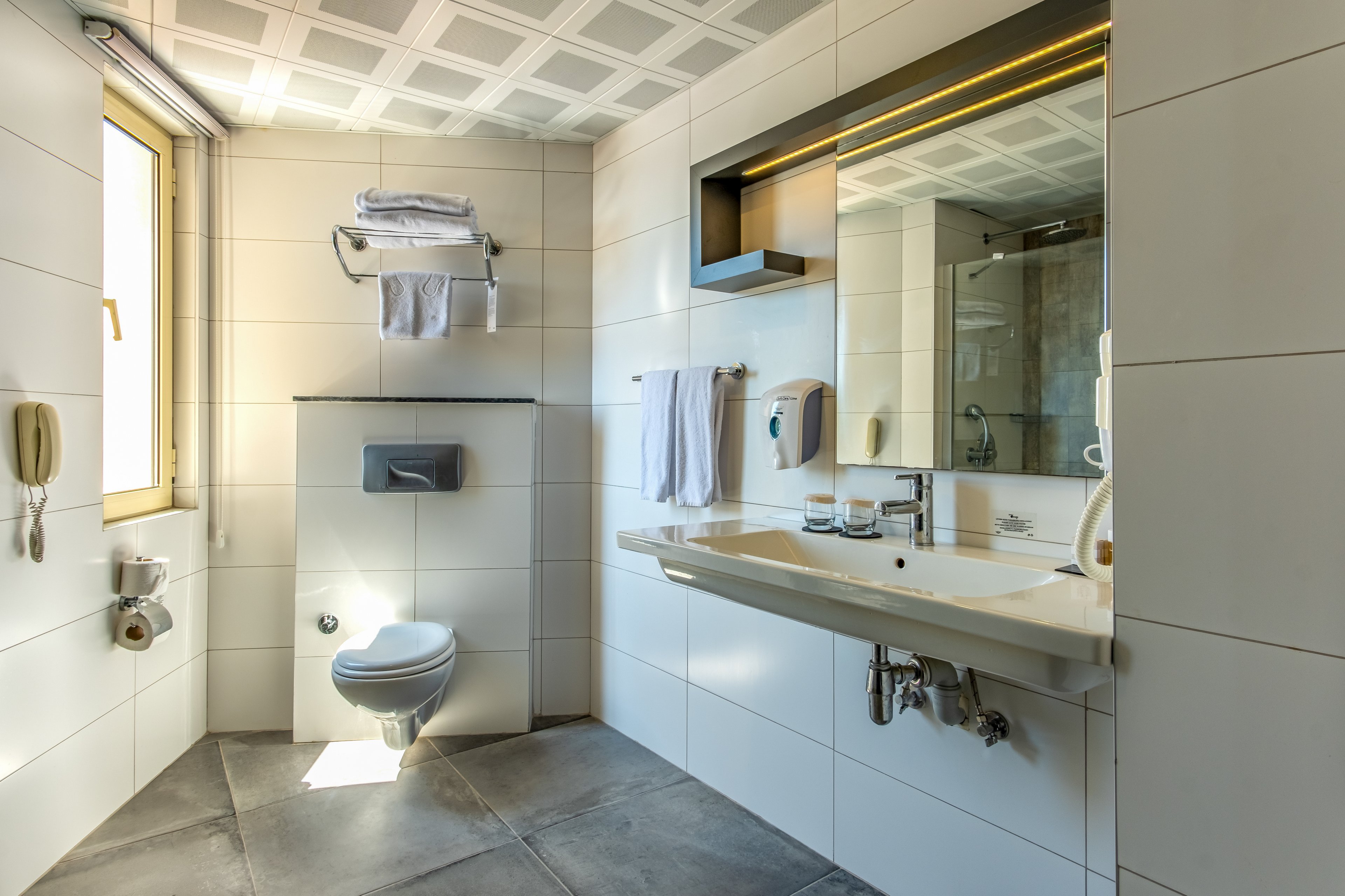 White City Beach Hotel