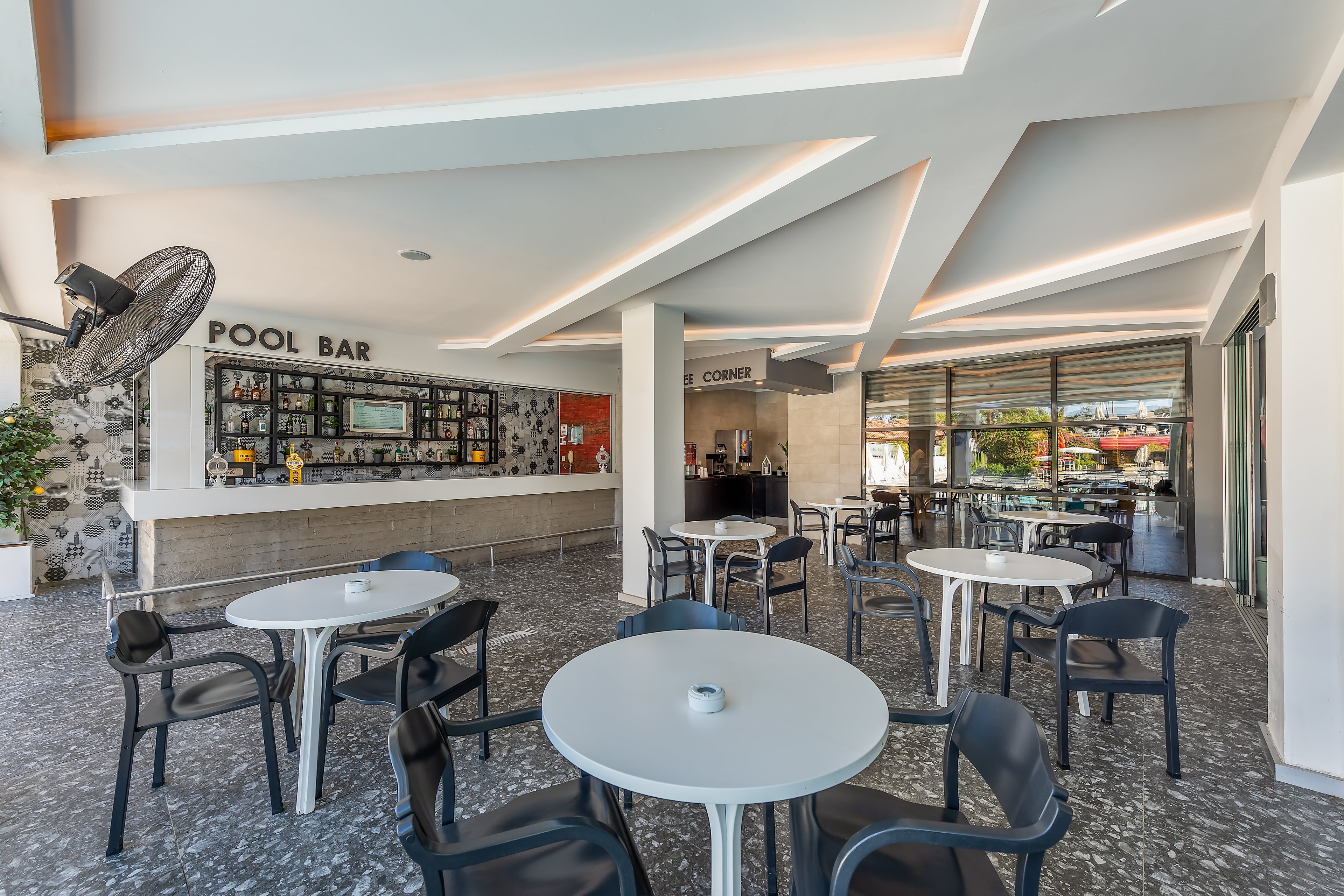 White City Beach Hotel