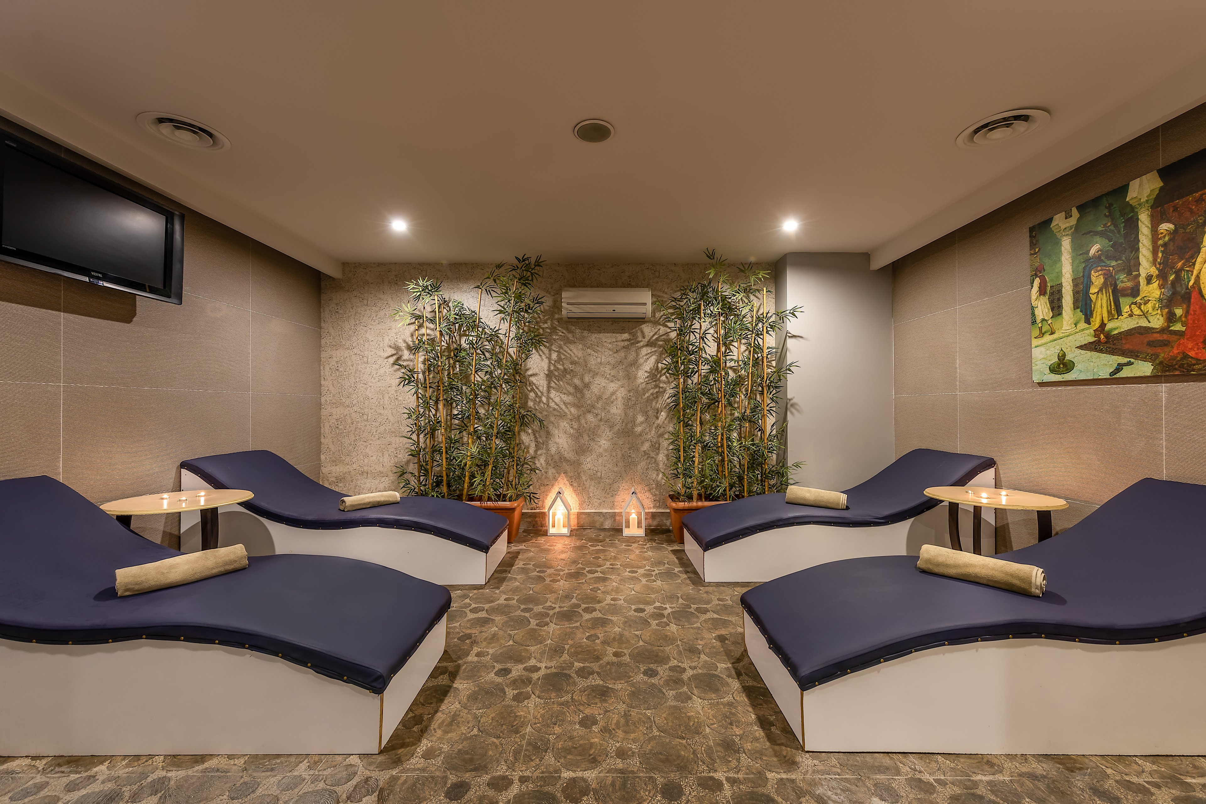 White City Beach Hotel