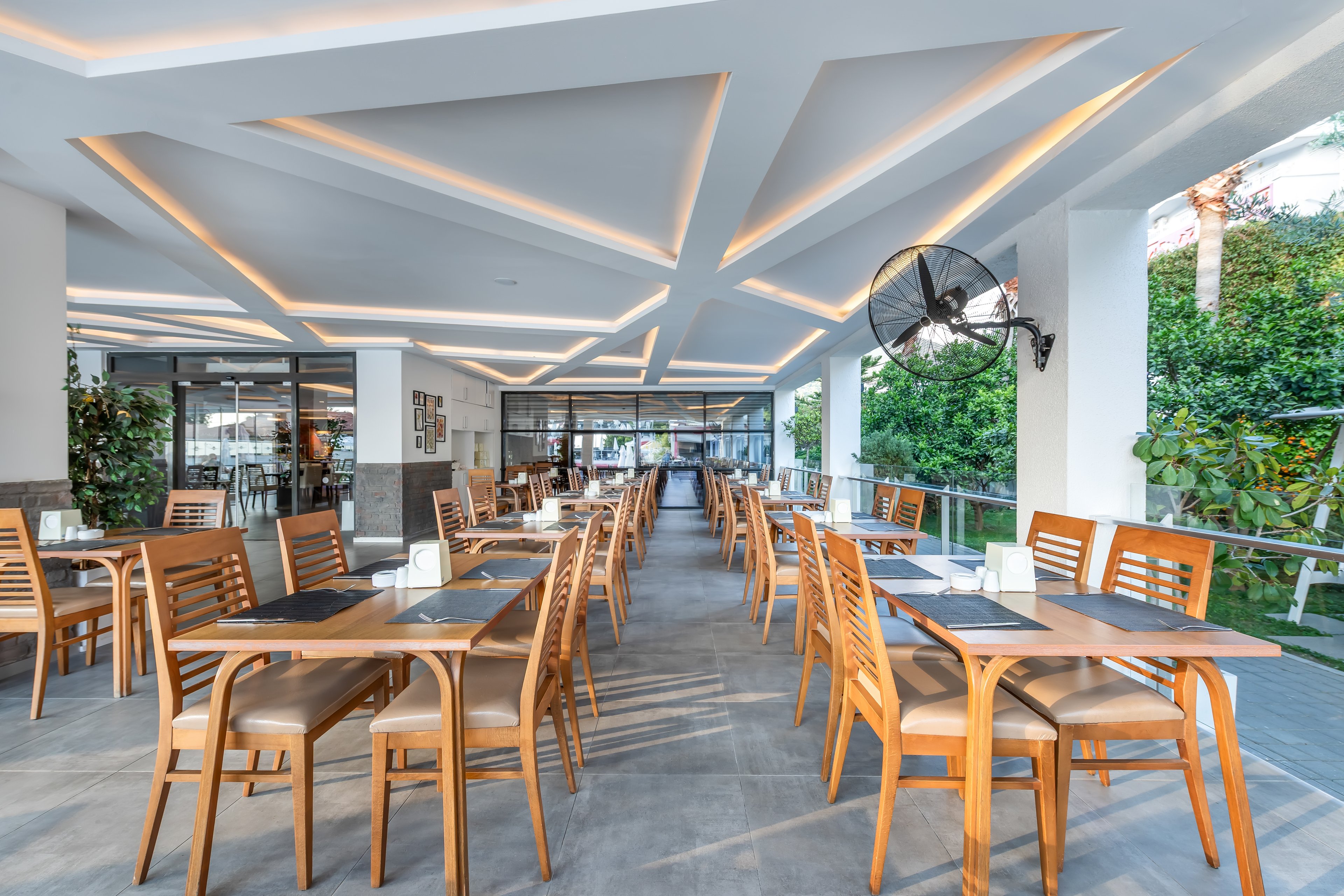 White City Beach Hotel