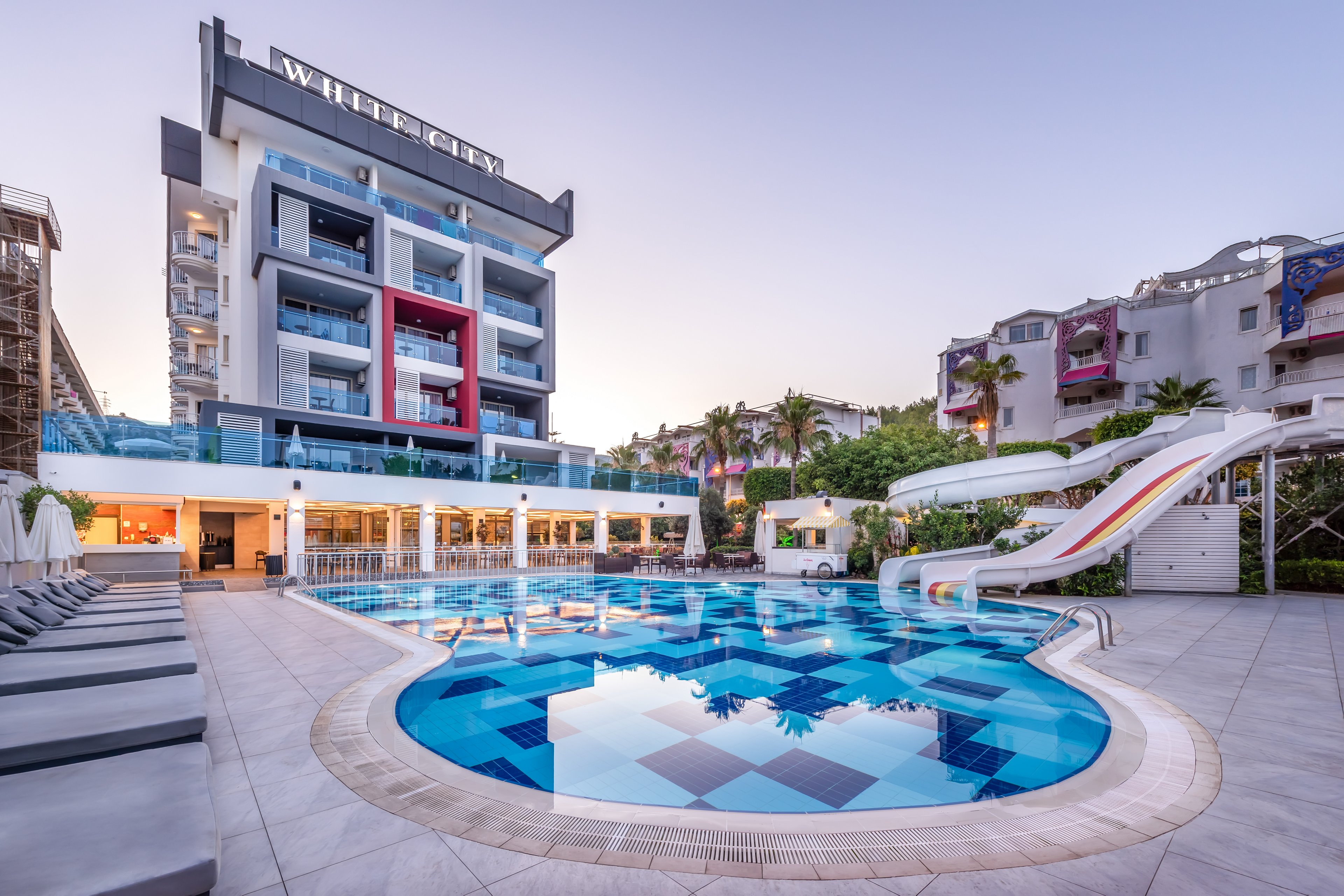 White City Beach Hotel