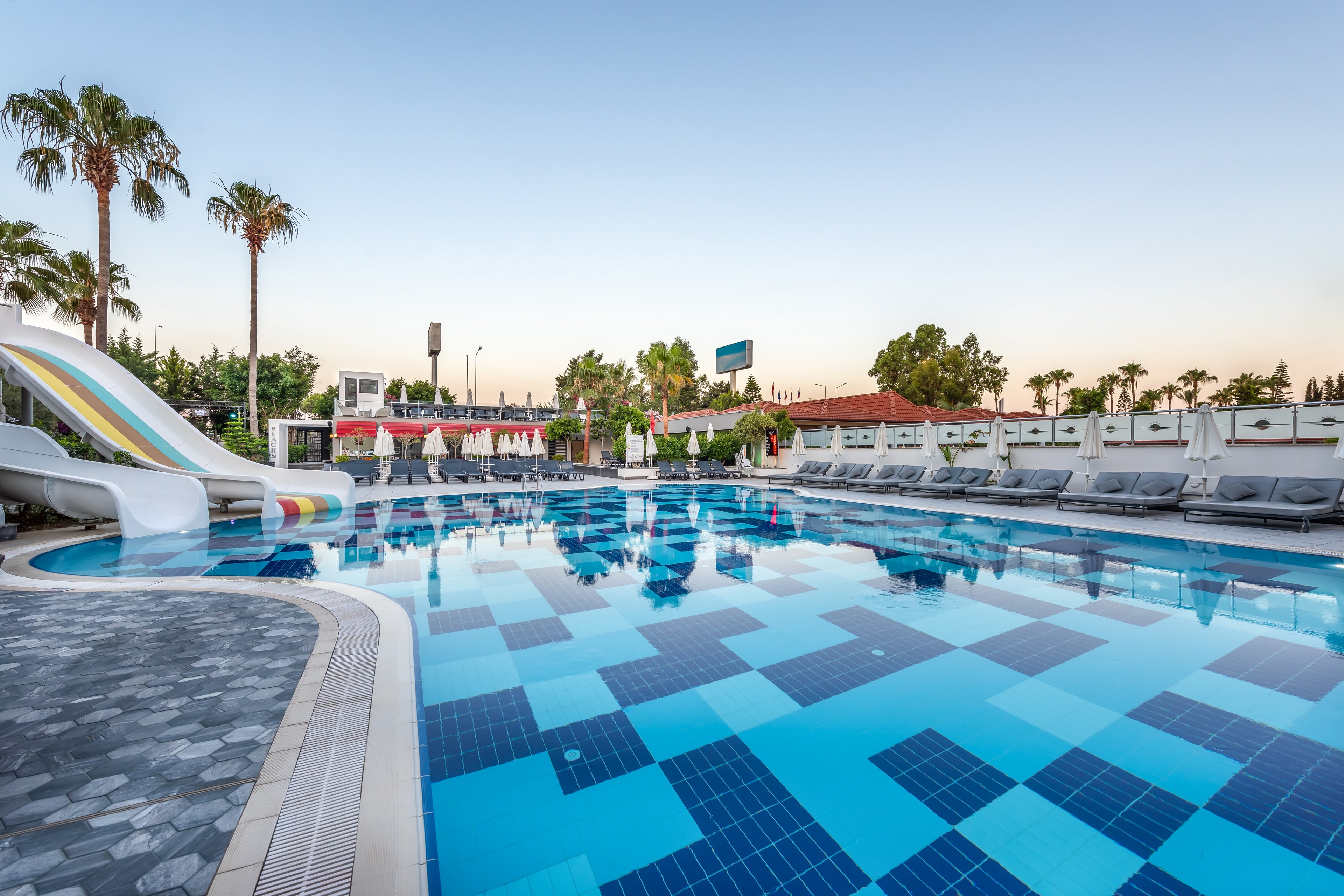 White City Beach Hotel