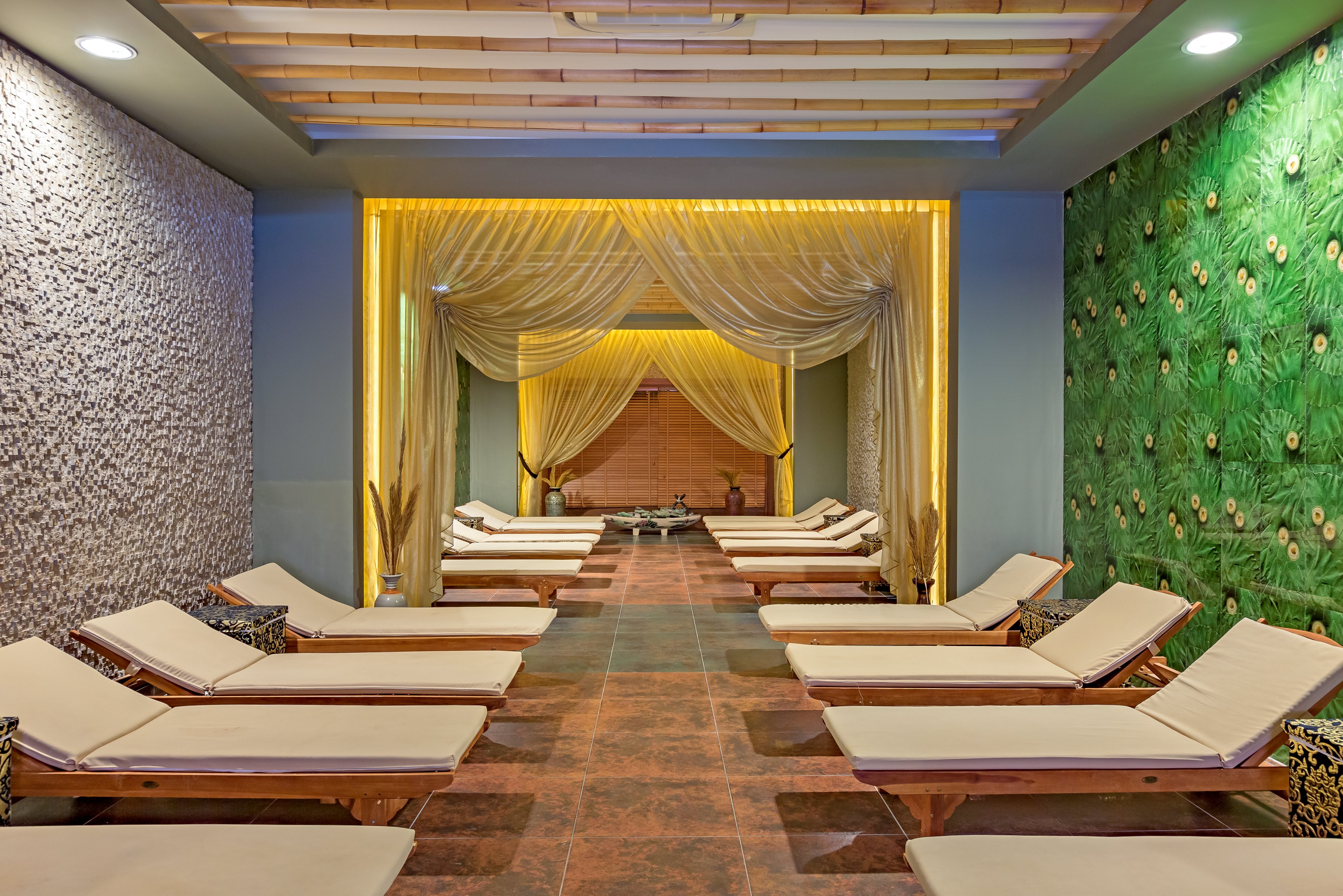 Royal Holiday Palace