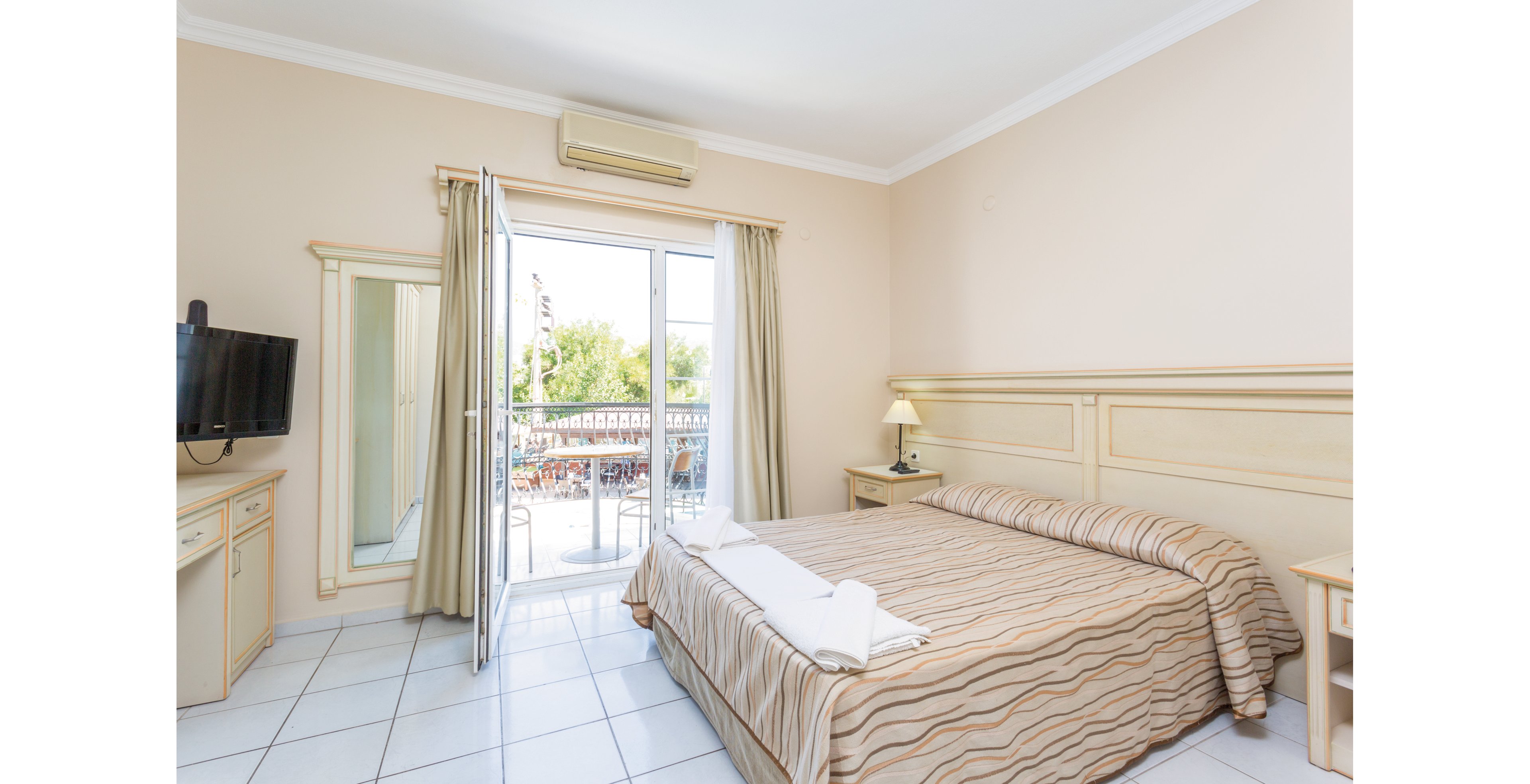 Tropicana Beach Apartments