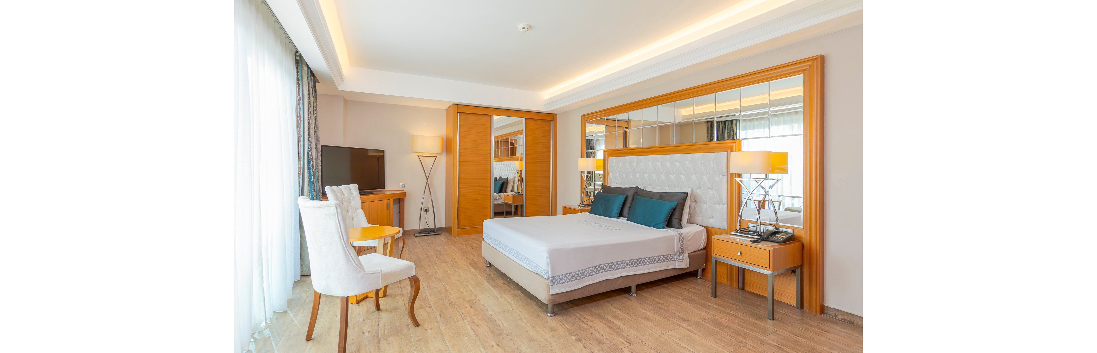 Aquasis Deluxe Resort & Spa